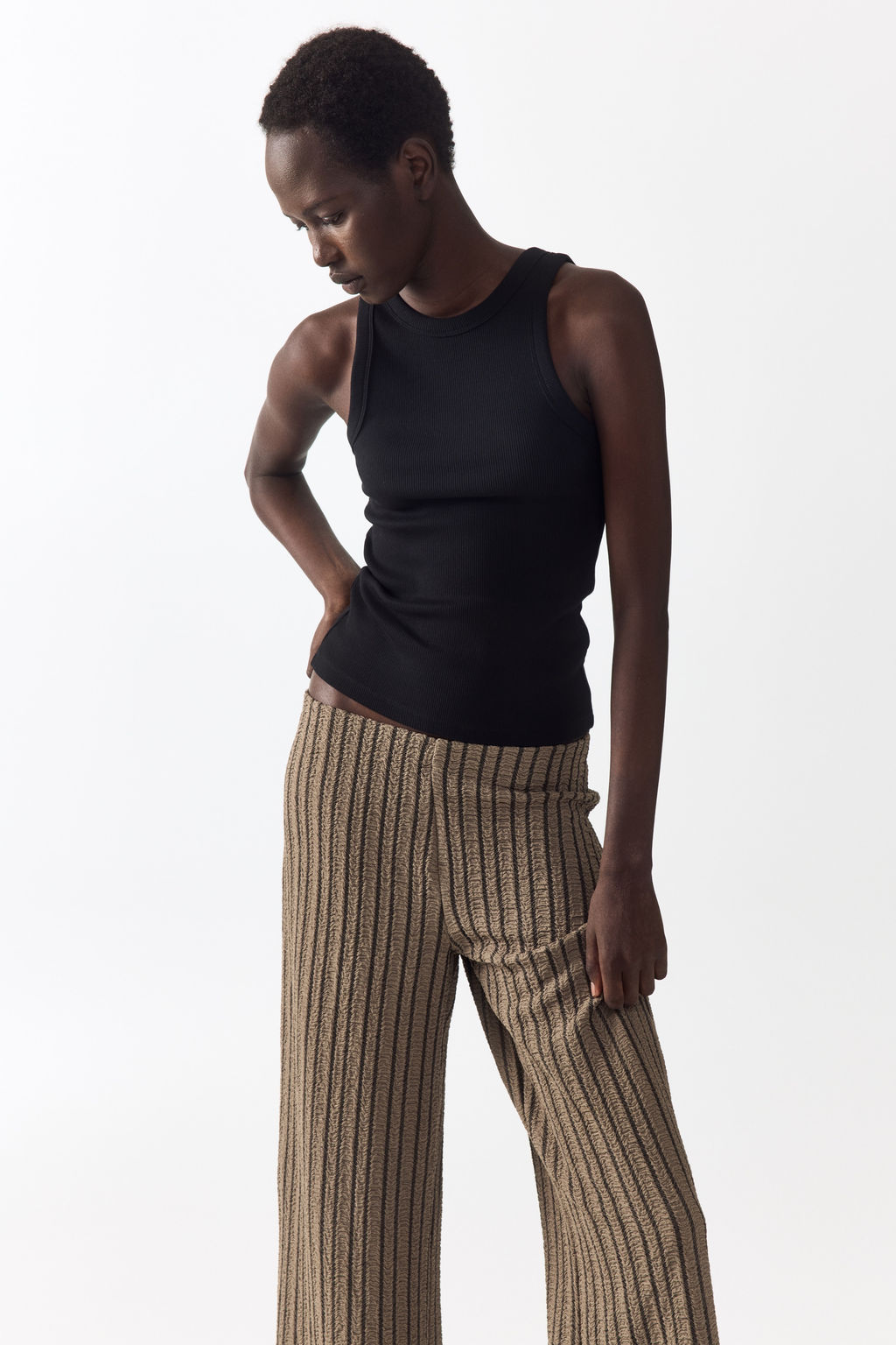 Pantal?n amplio con efecto arrugado - H&m фото 6