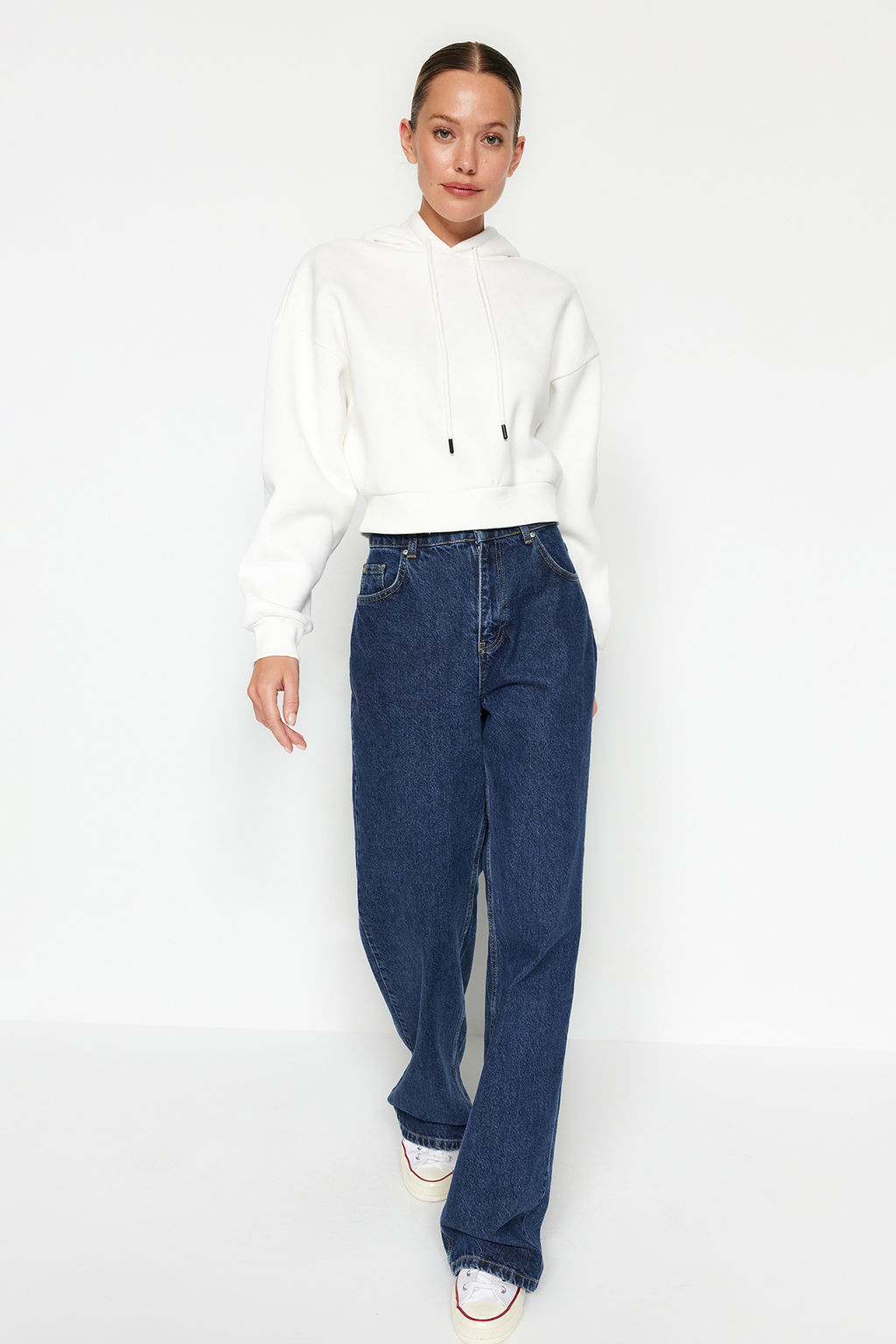 TRENDYOLMILLA Ekru Kal?n Ici Polarl? Kapusonlu Rahat Kesim Crop Basic Orme Sweatshirt TWOAW24SW00105  фото 13