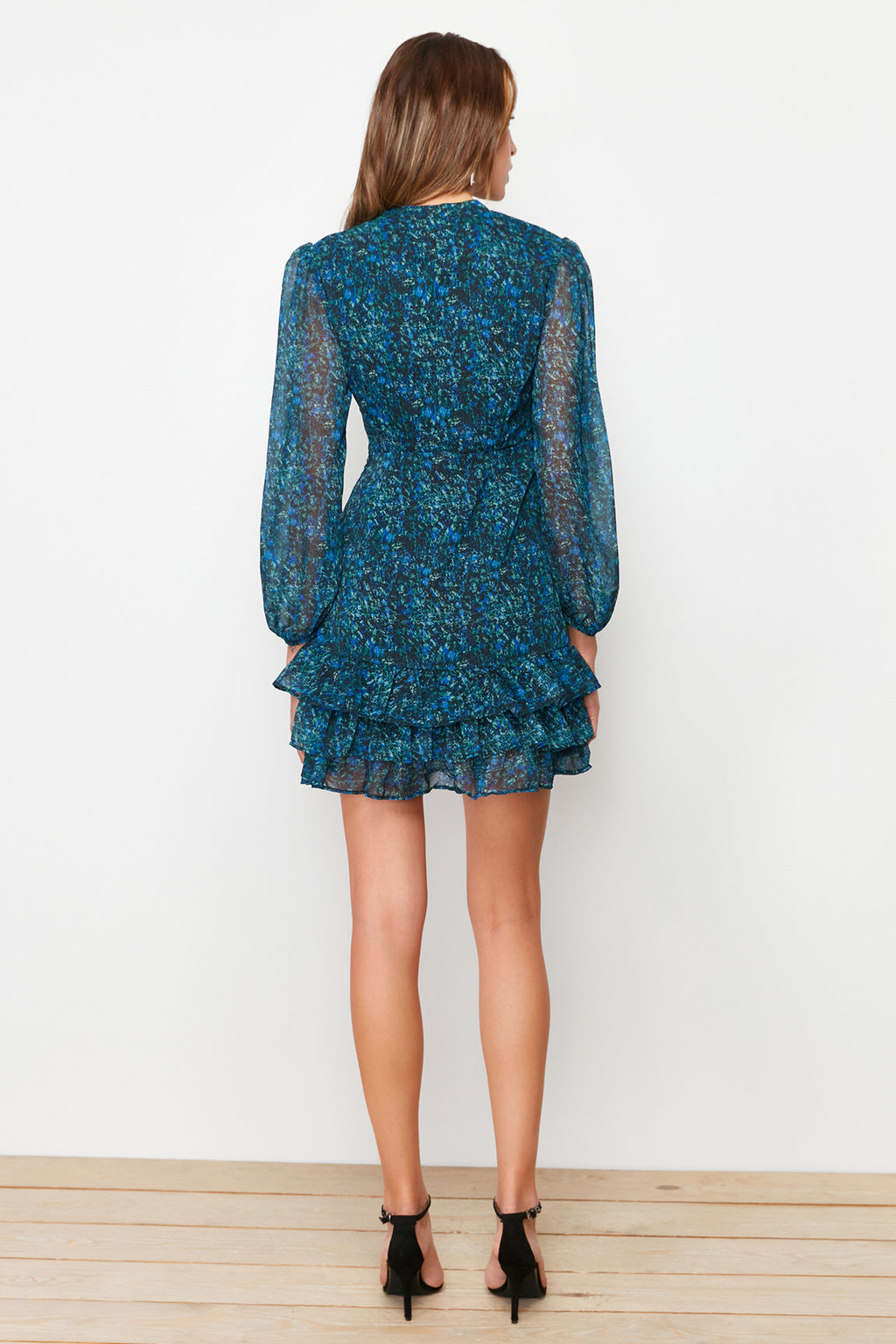 Trendyolmilla Yesil Desenli A Kesim Yakas? Baglamal? Astarl? Mini Dokuma K?sl?k Elbise TWOAW21EL1442 фото 6