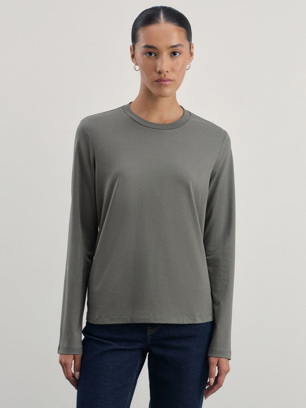 Однотонный базовый лонгслив из хлопка / Zarina  фото 3