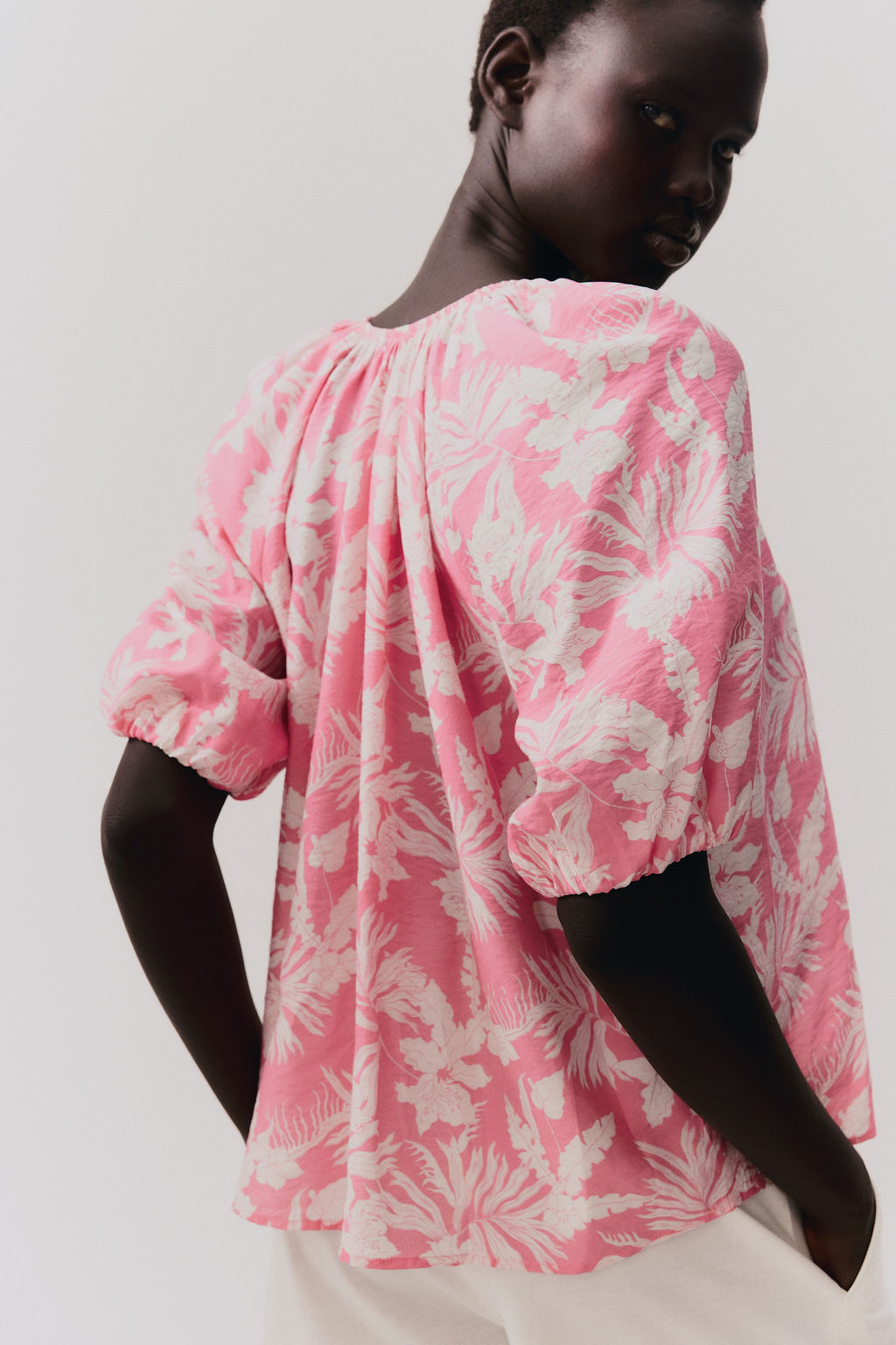 Blusa con mangas globo - H&m фото 6
