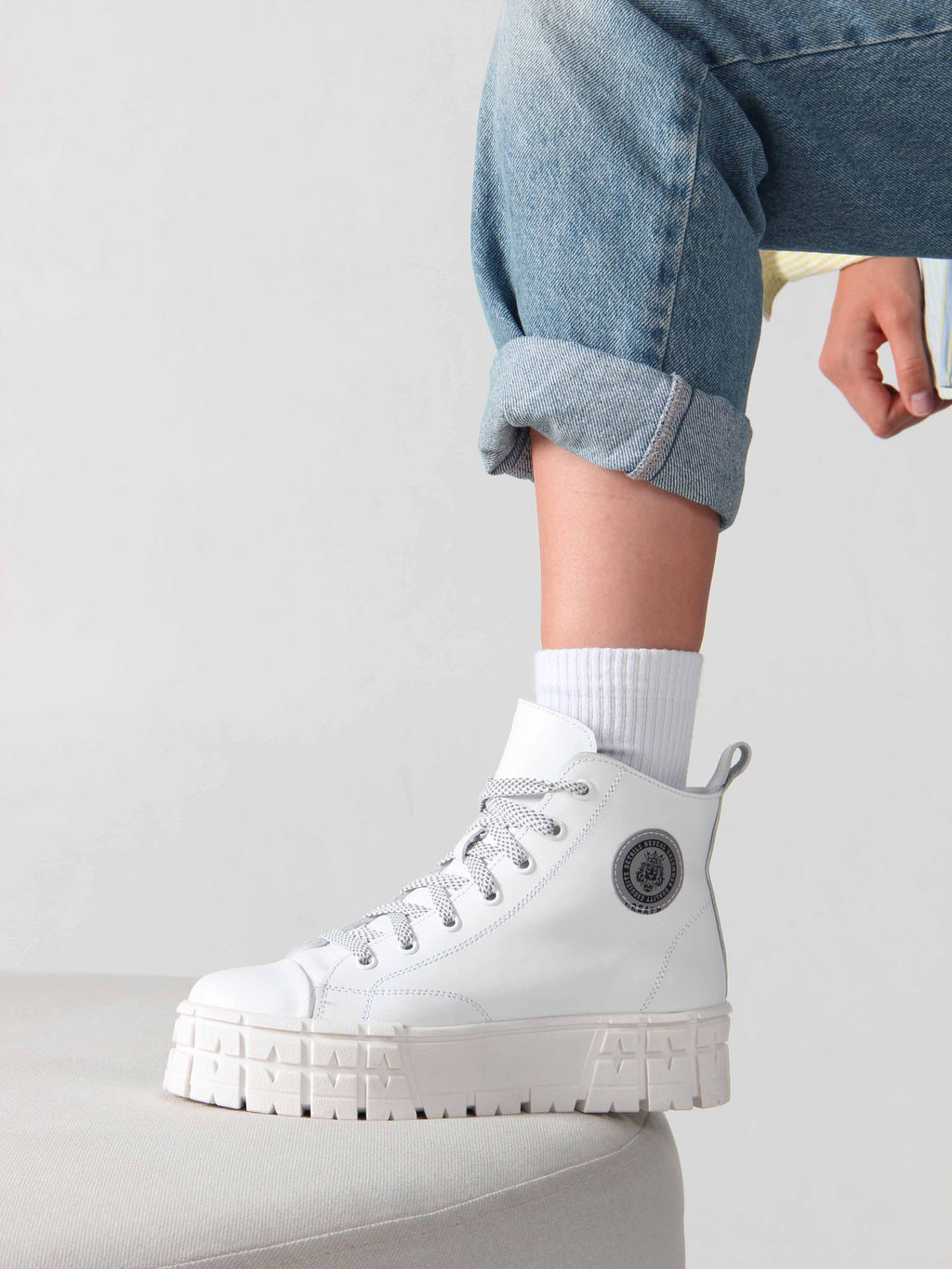 Ботинки 213.212131w. Белый/Байка