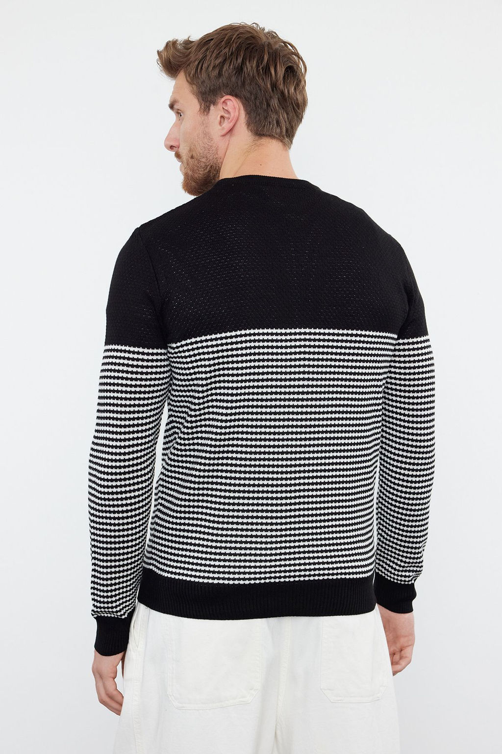 TRENDYOL MAN Siyah Slim Dar Kesim Bisiklet Yaka Cizgili Triko Kazak TMNAW21KZ0557 - Trendyolmilla фото 18