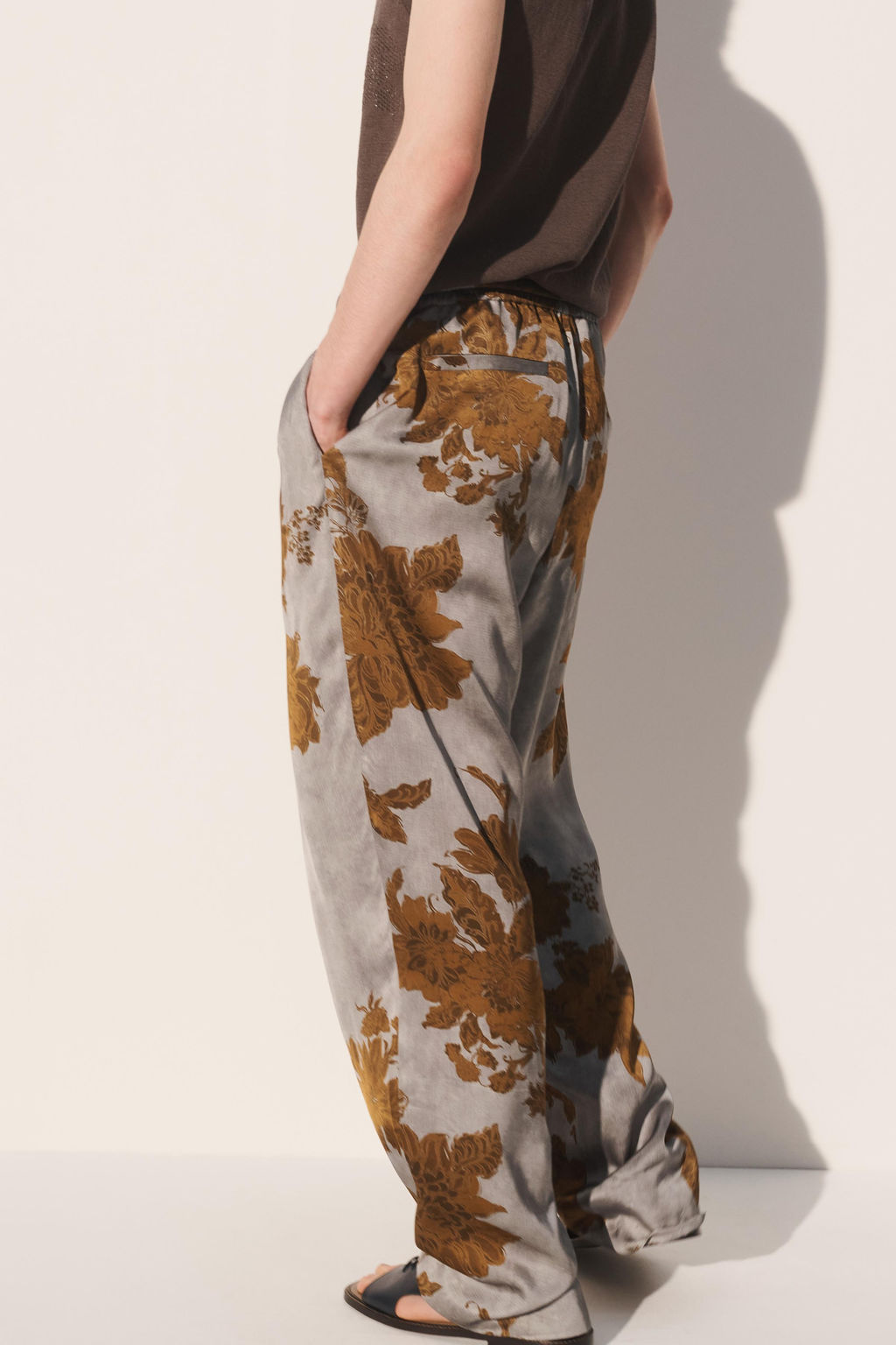 PANTAL?N FLUIDO RELAXED FIT / Estampado - Zara фото 4