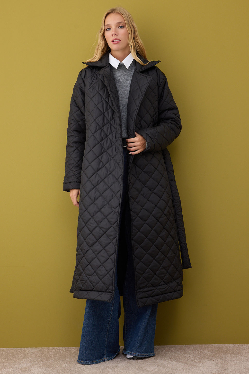 Siyah Regular Kusakl? Kapitone Uzun Mont TWOAW26MO00141