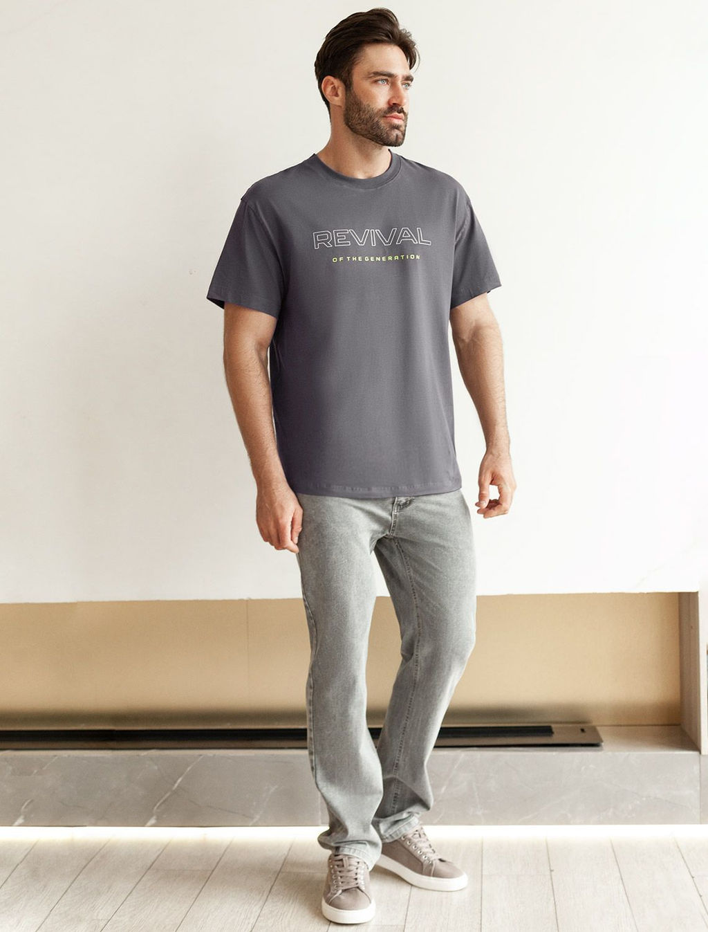 Свободная футболка с авторским принтом