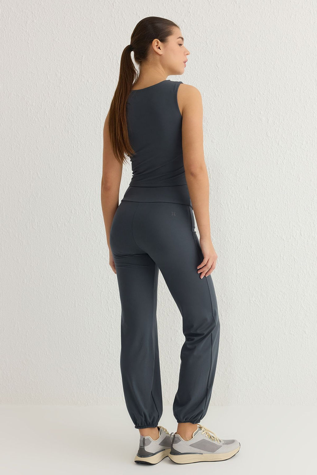 Antrasit F?rcal? Soft Kumas Reflektor Bask?l? Spor Orme Tak?mlanabilir Esofman Alt? THMSS25EA00004