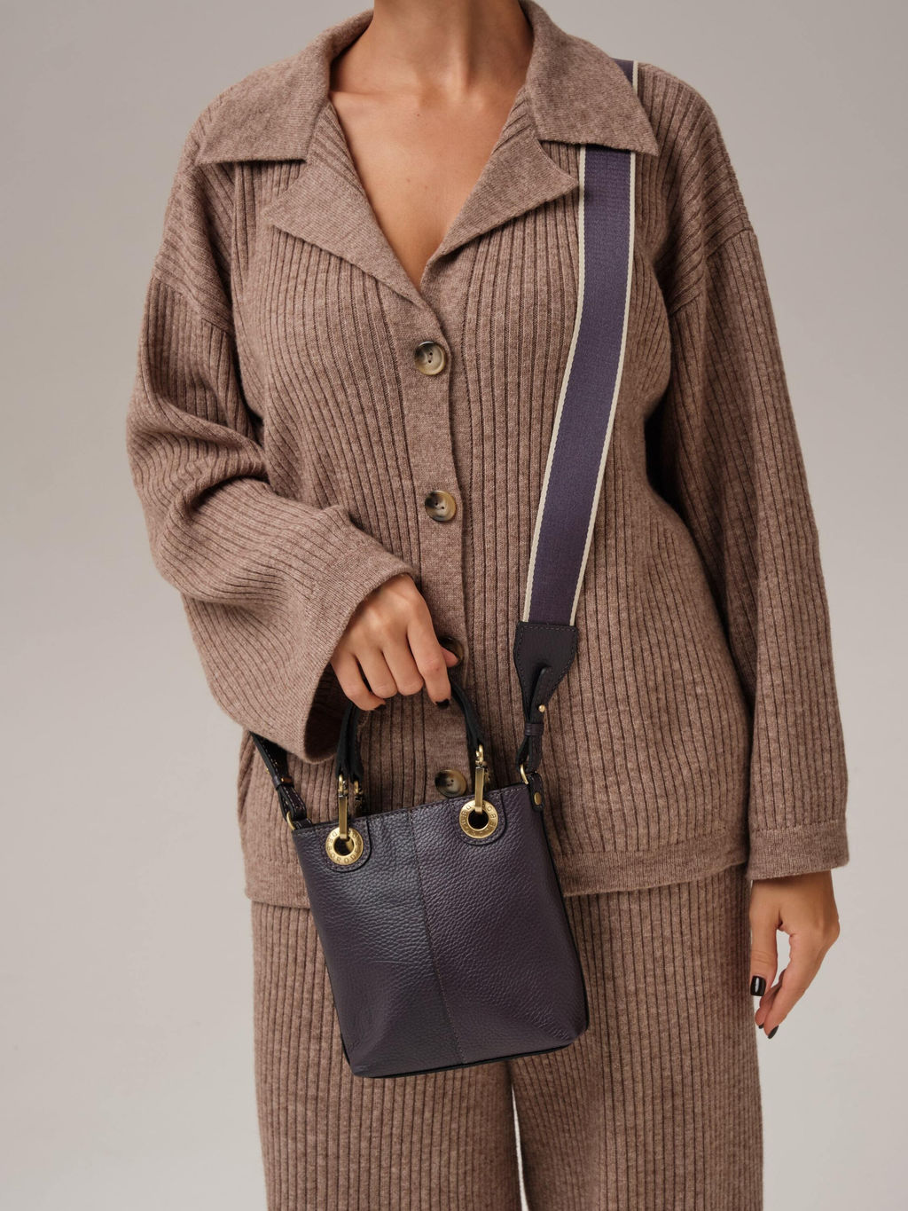 Сумка кожаная кросс-боди Deboro 30347 пыльно-фиолетовый