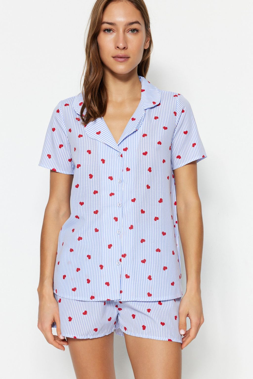 Trendyolmilla Pembe Cizgili Kalpli Viskon Sortlu Dokuma Pijama Tak?m? THMSS22PT0091