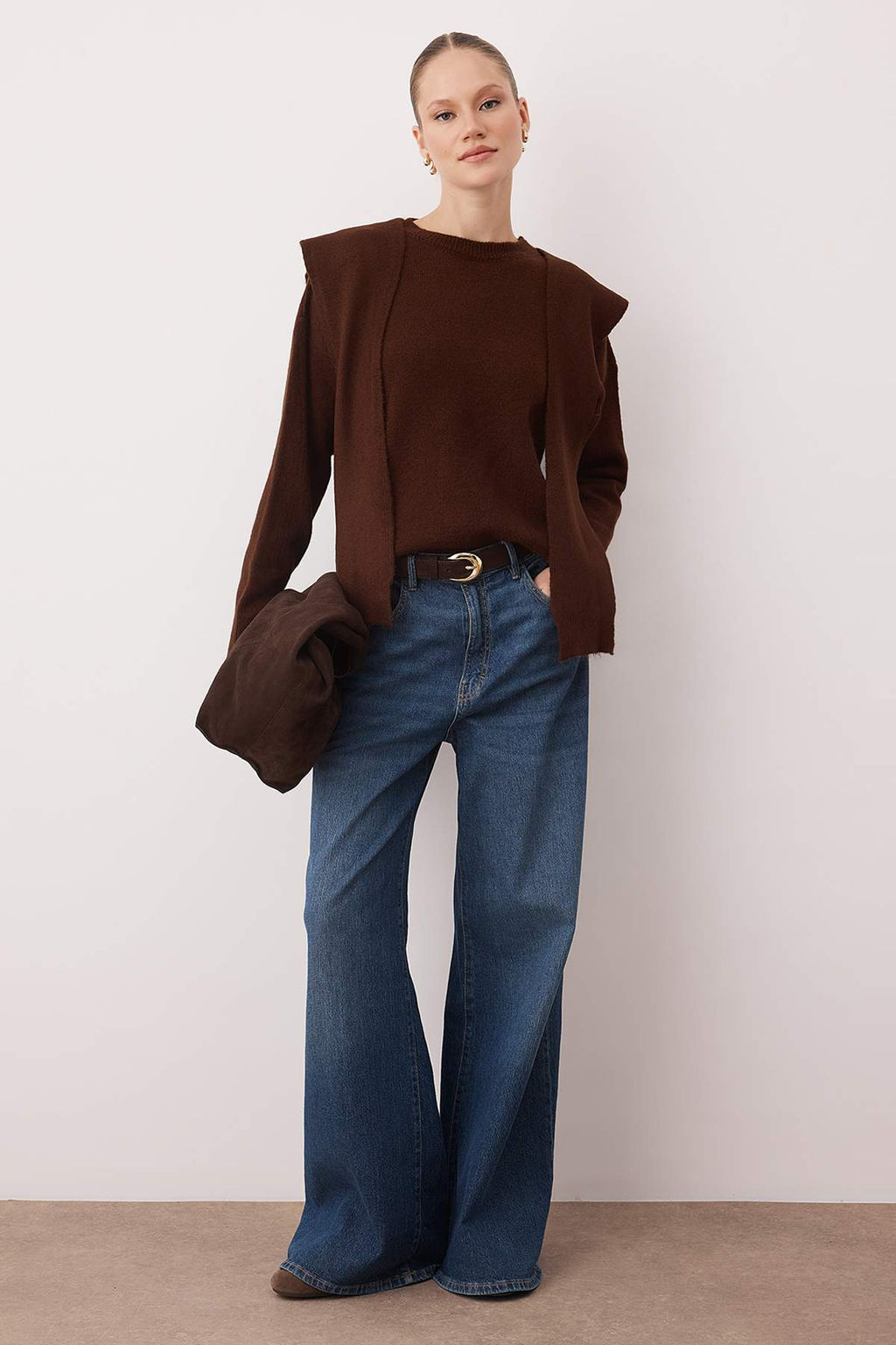 Ozel Koleksiyon Lacivert Yumusak Dokulu Genis Kal?p Sall? Triko Kazak TWOAW26KZ00166 - Trendyolmilla фото 13