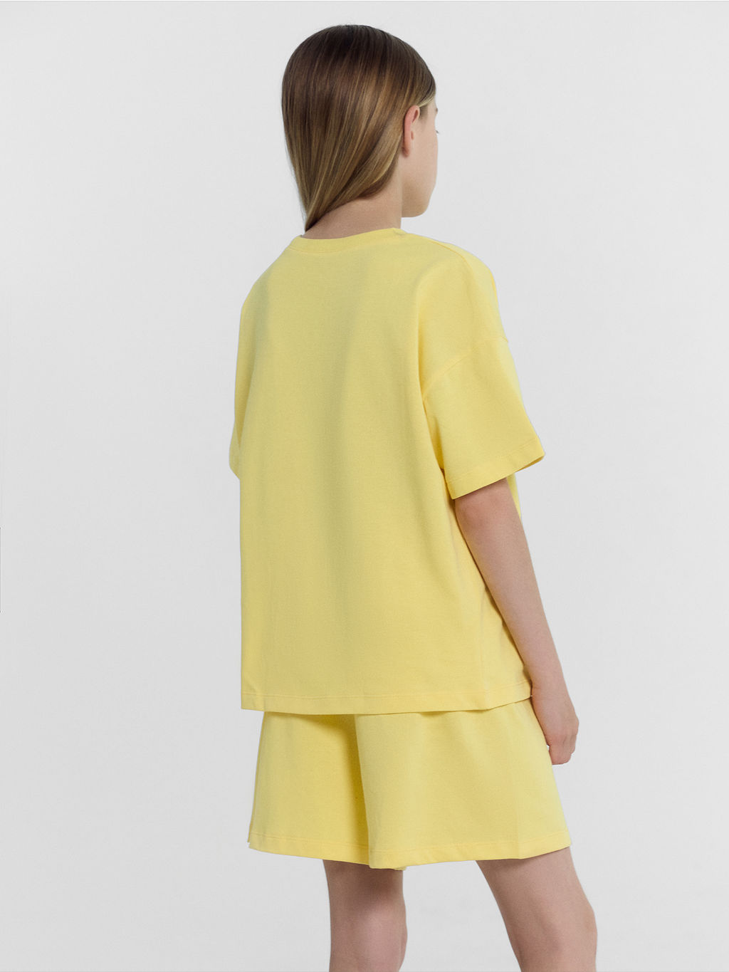 Комплект для девочек (футболка, шорты) желтый с печатью - Mark formelle фото 3