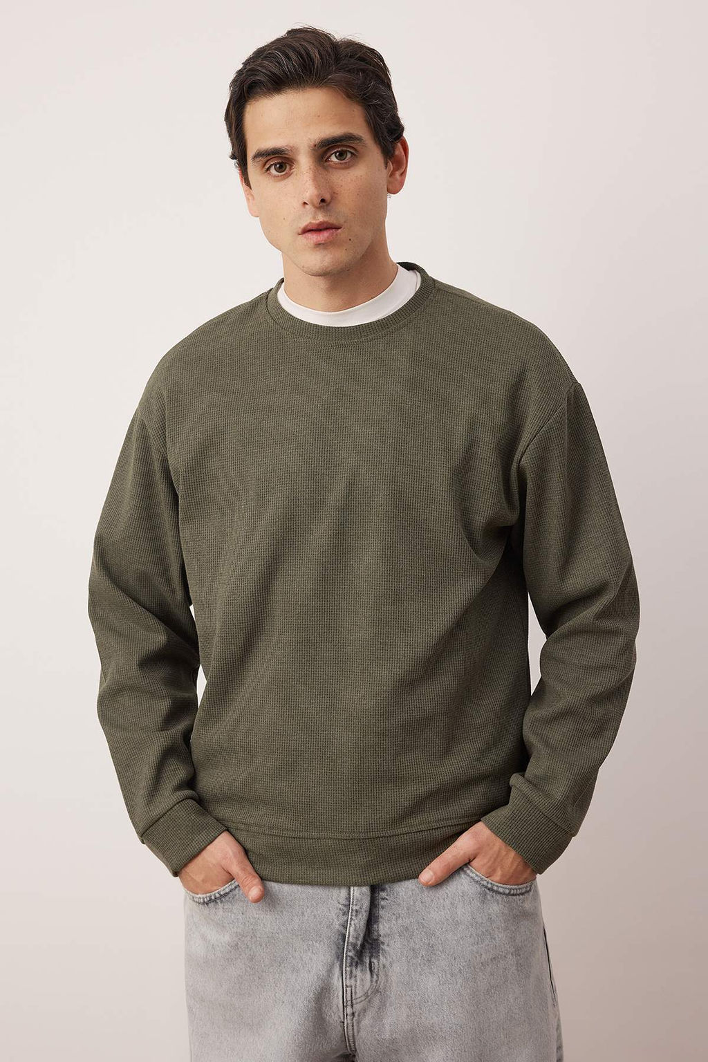 Siyah - Haki Yeni Oversize/Genis Kal?p 2li Paket Dokulu Waffle Sweatshirt TMNAW26SW00028 - Trendyolmilla фото 5
