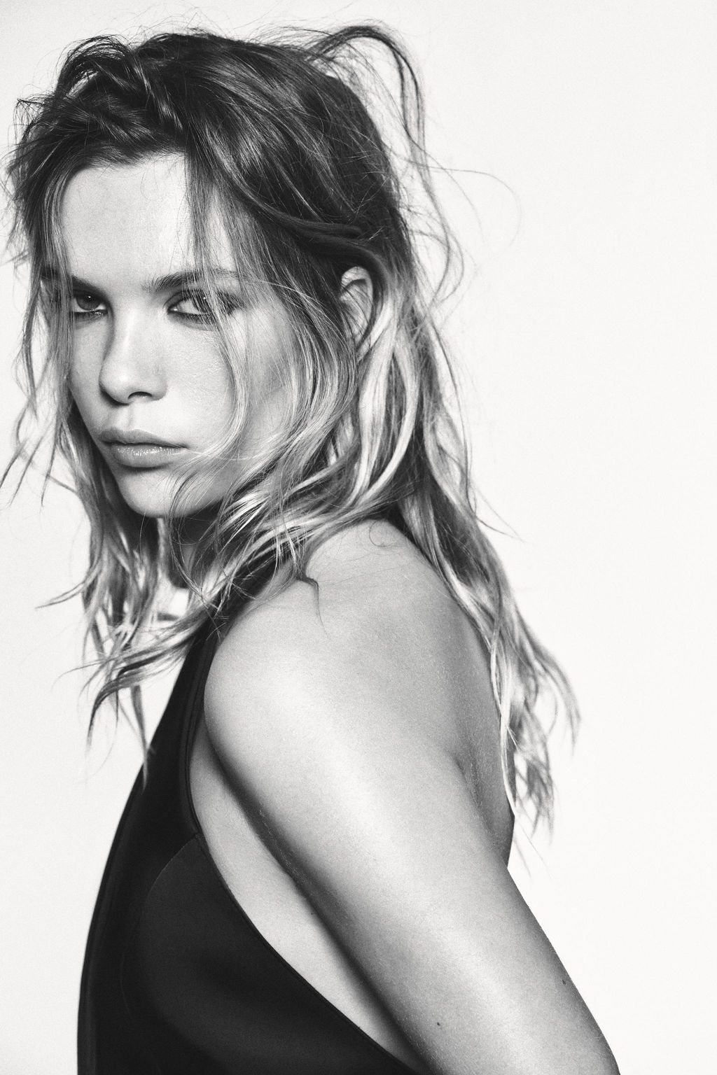 HALTER WAISTCOAT WITH OPEN BACK - Zara фото 3