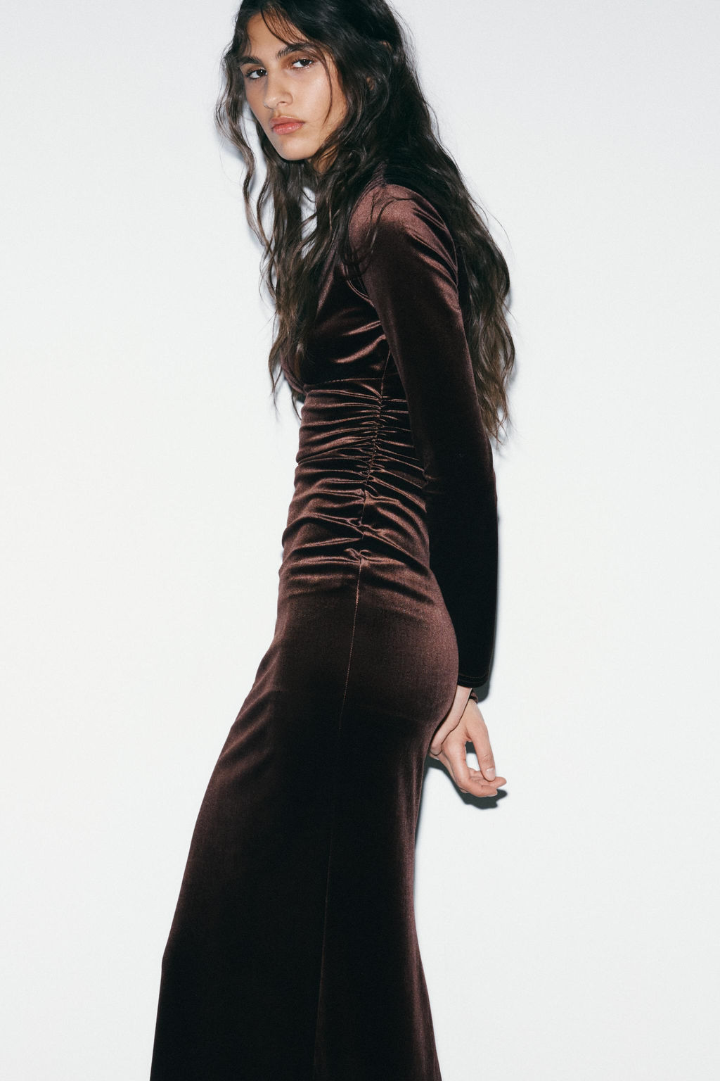 DRAPED VELVET MIDI DRESS - Zara фото 4