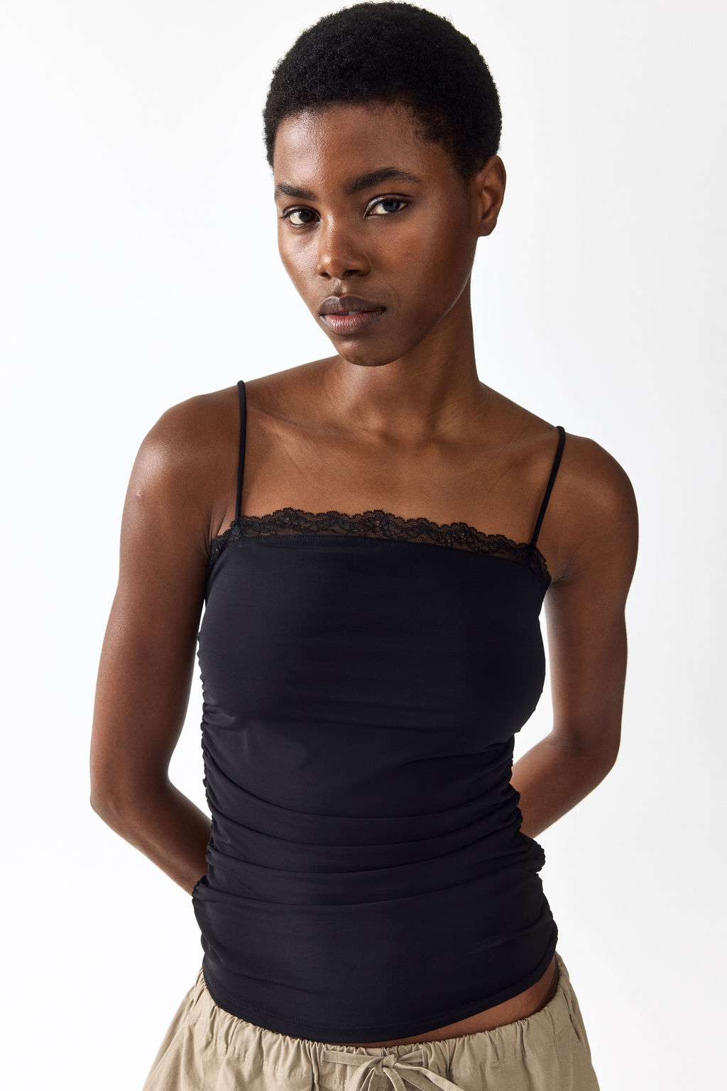 Top de tirantes finos con ribete de encaje - H&m фото 5