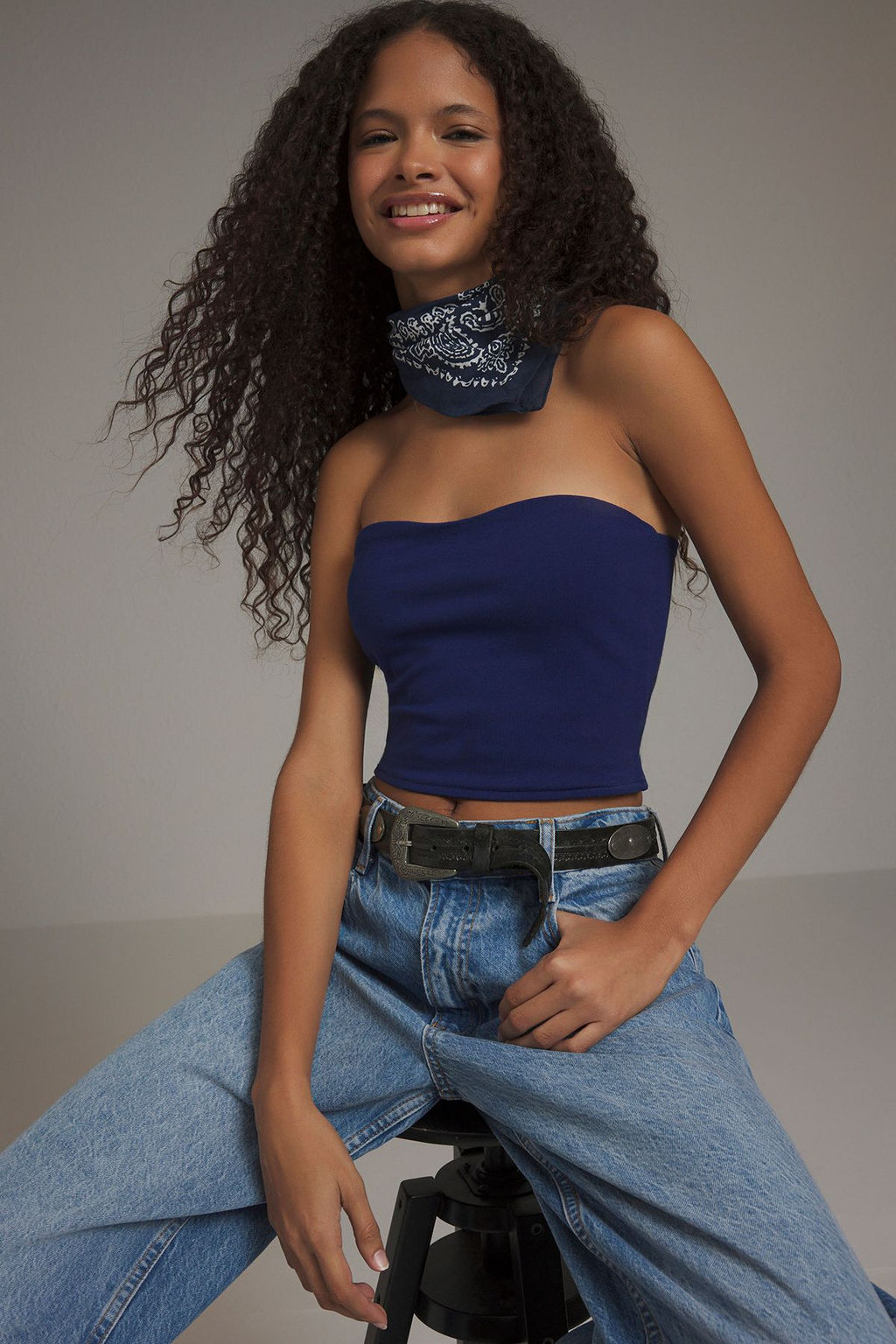 Trendyolmilla Ekru Fitted Straplez Yaka Crop Esnek Orme Bluz TWOSS24BZ00055
