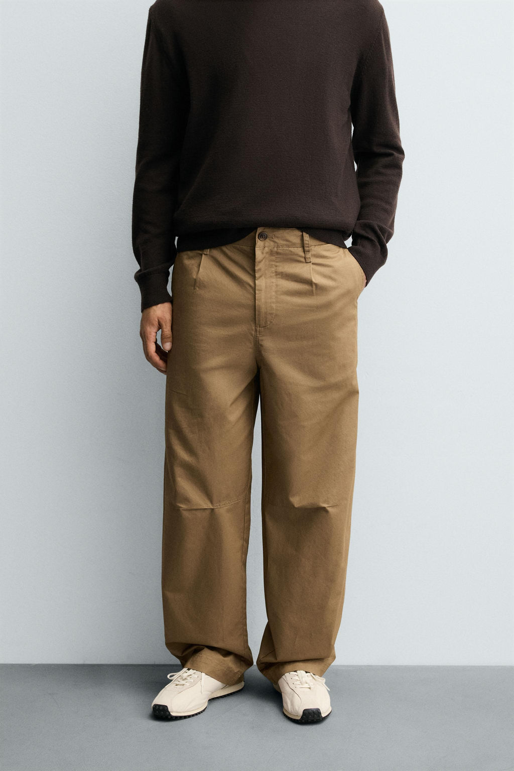 RELAXED FIT PLEATED CHINO TROUSERS - Zara фото 2