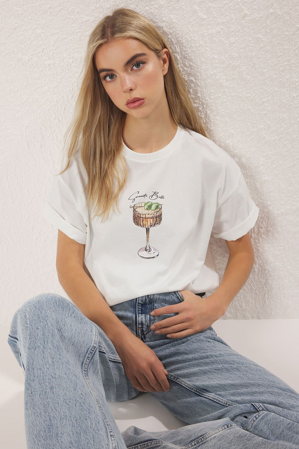 Trendyolmilla Ekru %100 Pamuk Oversize/Genis Kal?p Coctail Bask?l? Orme T-Shirt TWOSS25TS00202  фото 5