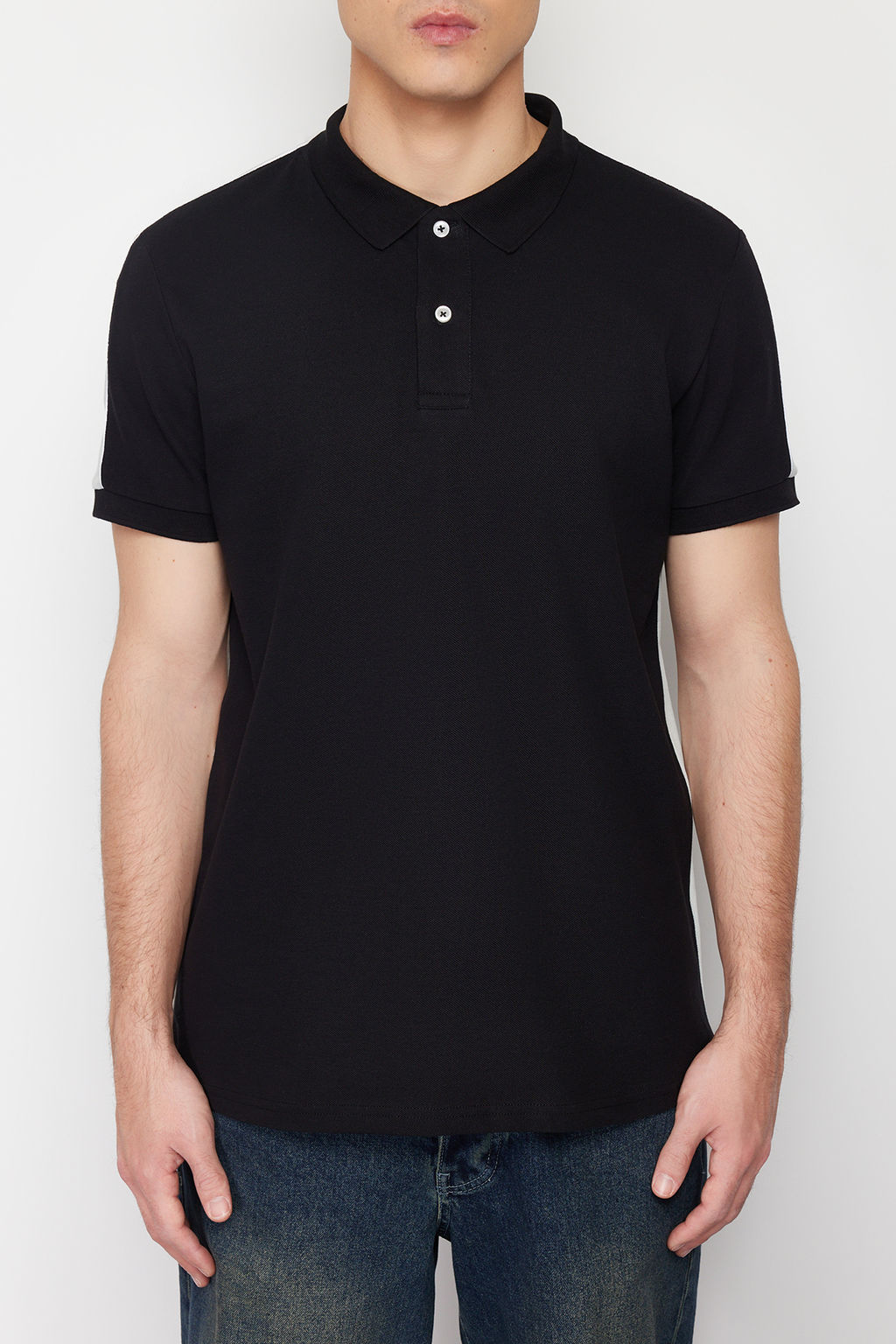 Siyah Renk Bloklu Regular/Normal Kesim %100 Pamuklu Polo Yaka T-shirt TMNSS24PO00009