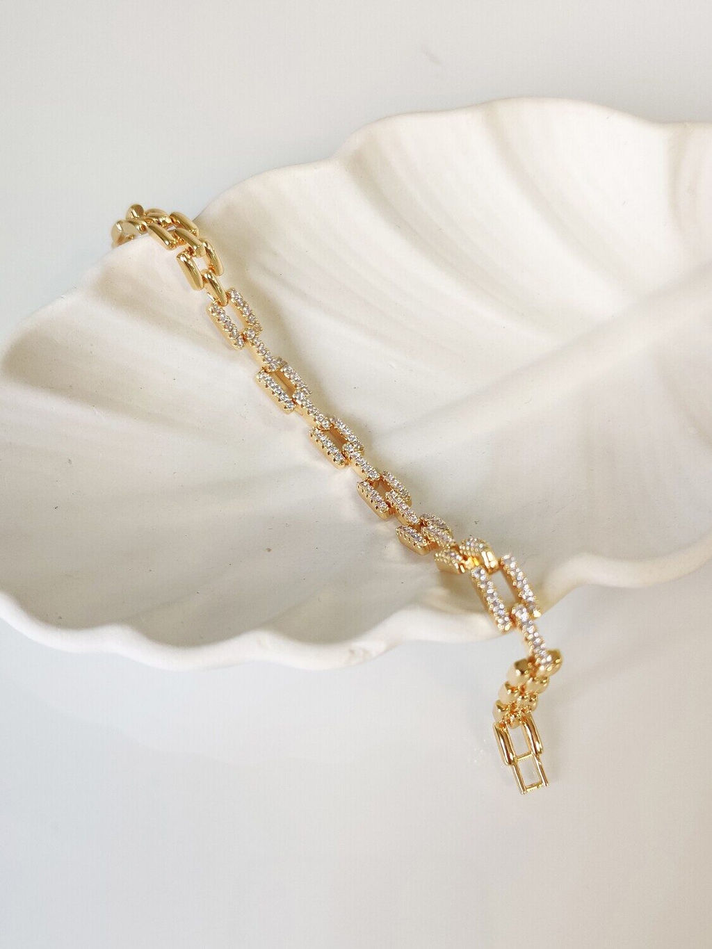 Браслет с цирконами