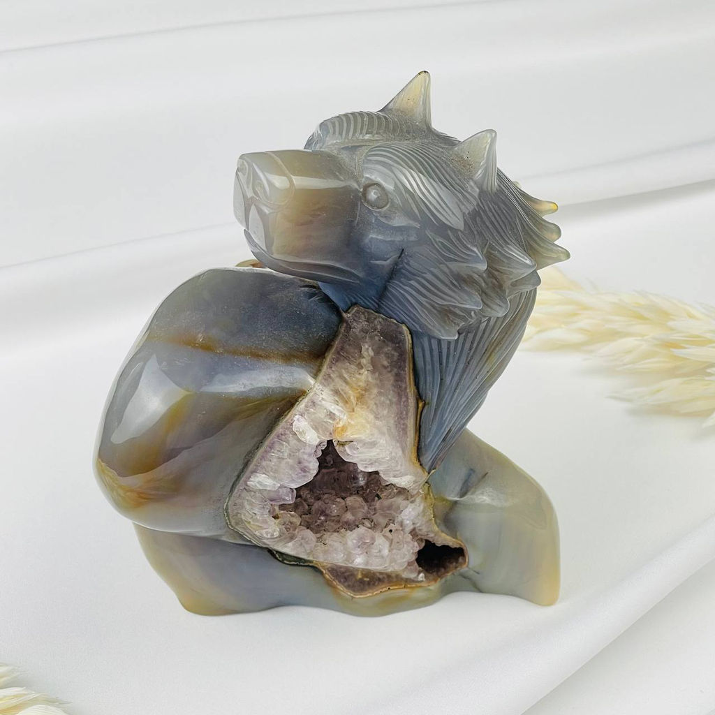 Волк резной из камня Агат серый с жеодой - Радуга самоцветов фото 2