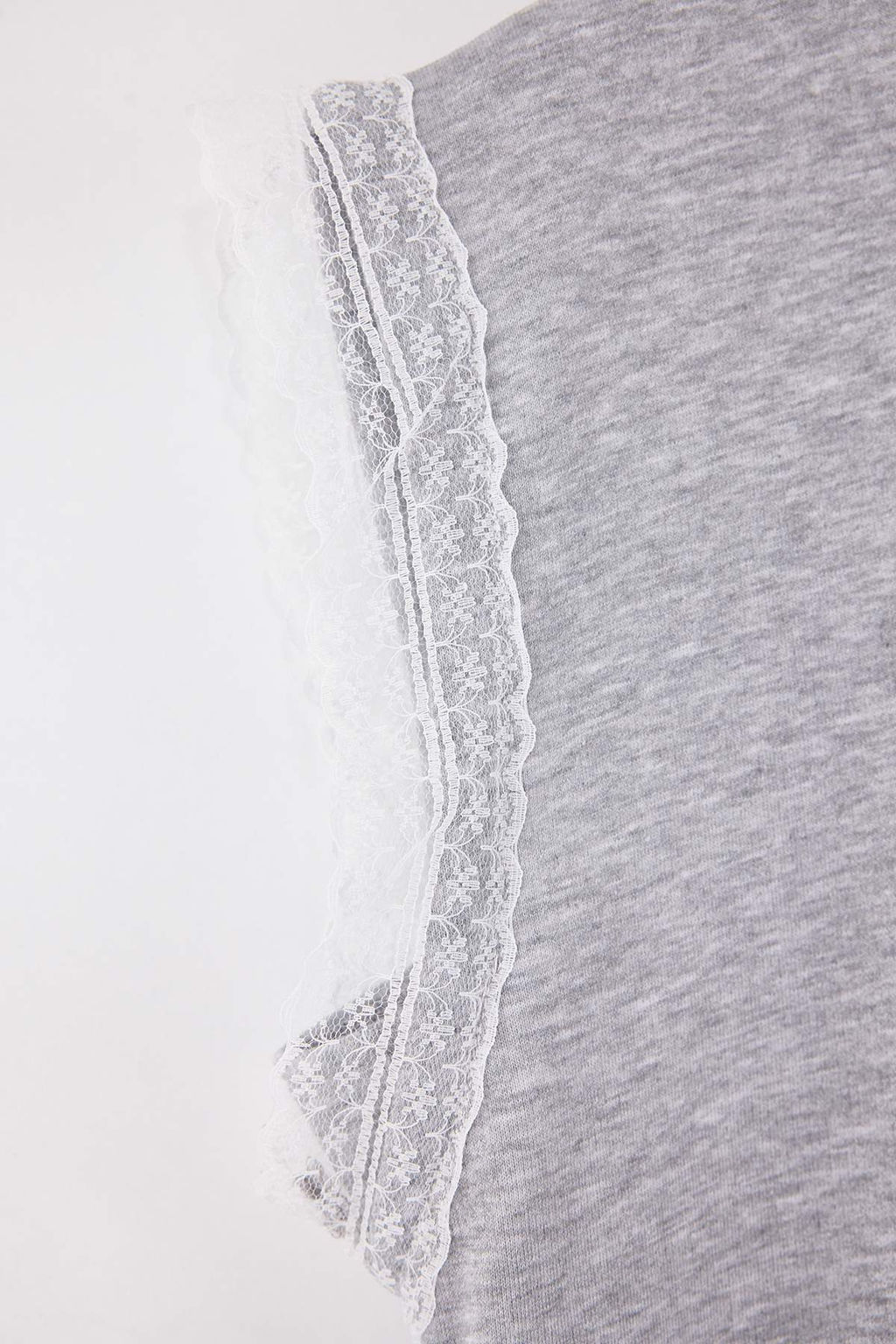 Gri Melanj Relaxed Kal?p Kolsuz Brode ve Dokuma Etiket Detayl? Orme Bluz TWOSS26BZ00233