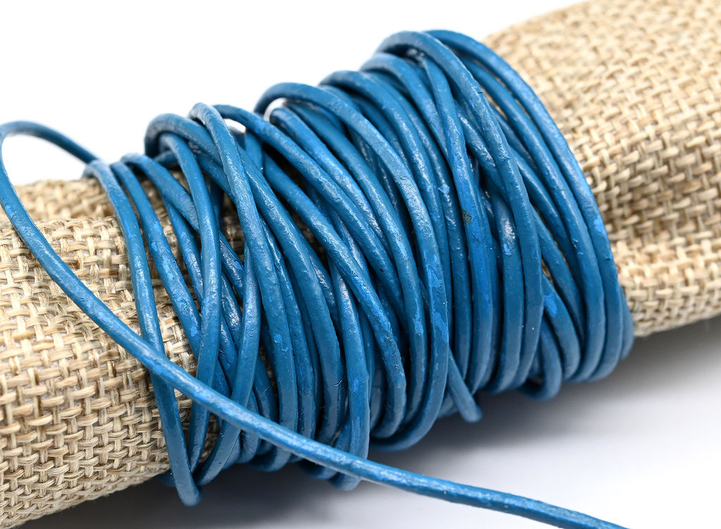 Шнур кожа искусственная 2мм цв. лазурный, цена указана за метр