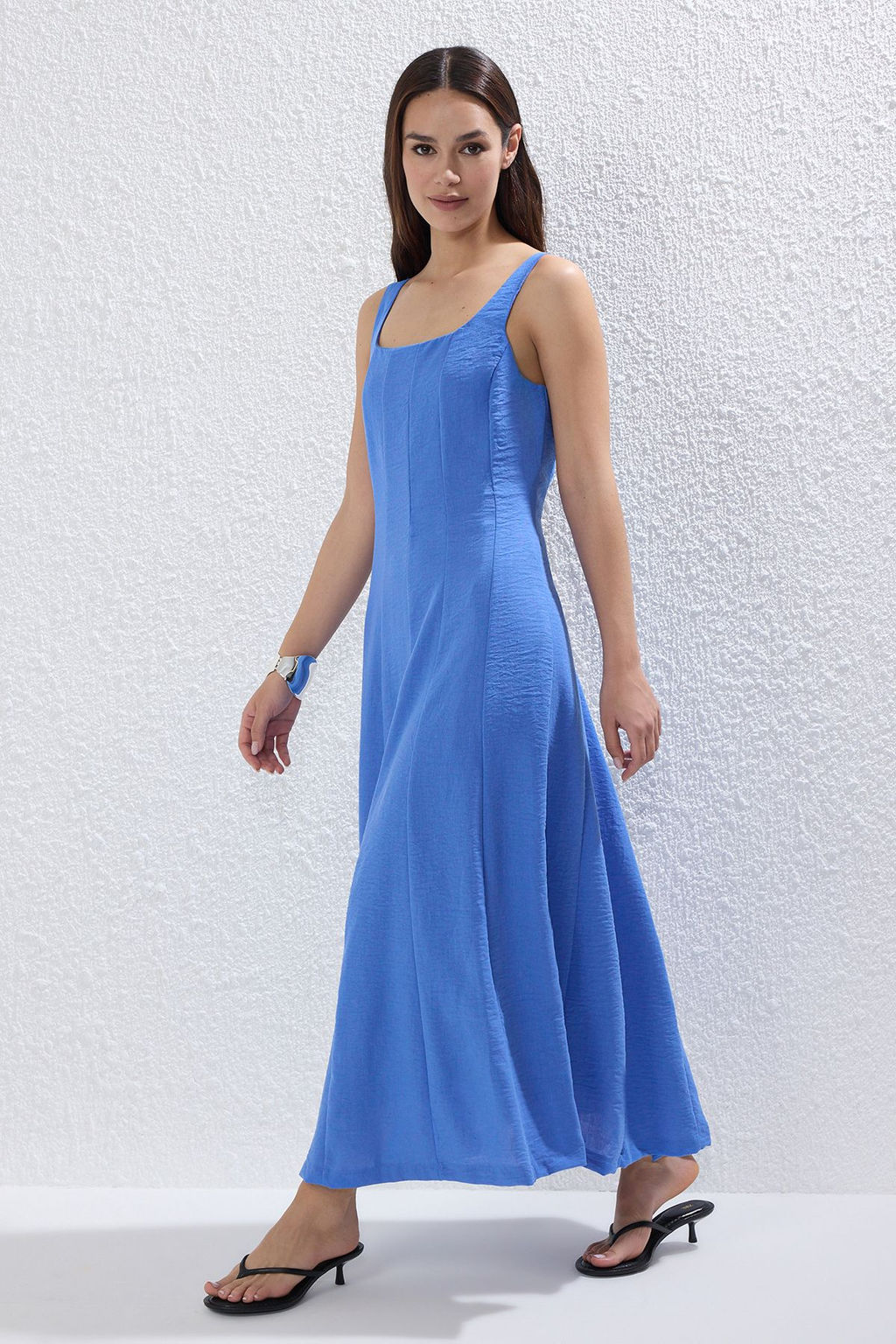 TRENDYOLMILLA Mavi A Kesim Kare Yaka Kup Detayl? S?rt? Ayar Ask?l? Astarl? Dokuma Elbise TWOSS25EL00133  фото 3