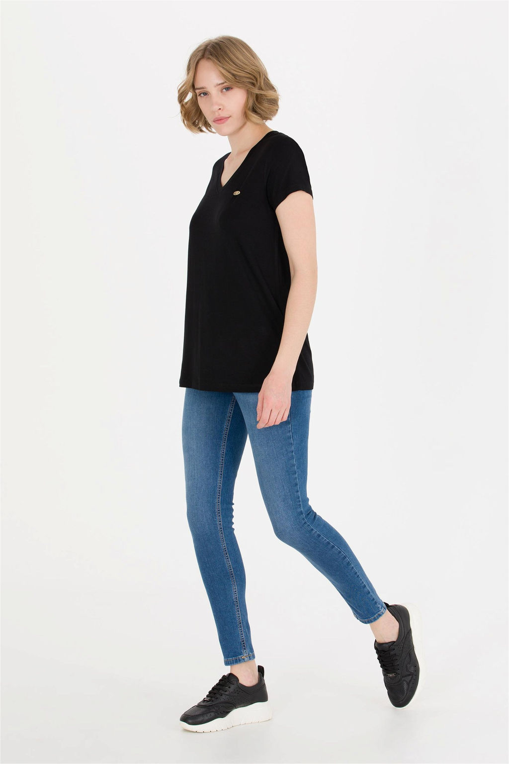 Женская черная базовая футболка с v-образным вырезом Неожиданная скидка в корзине - U.s. polo assn фото 4