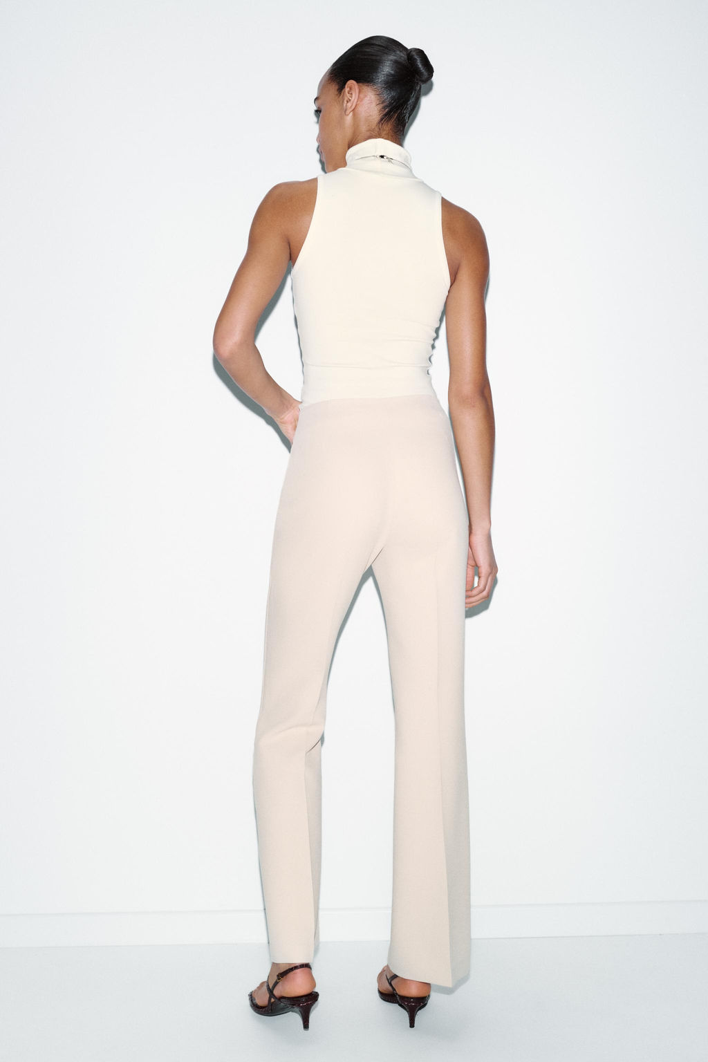 PANTAL?N FLARE COSTURAS LATERALES / Crudo - Zara фото 6