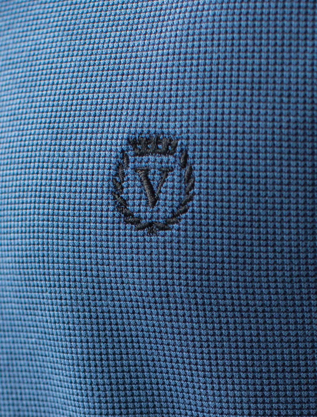 Лонгслив из фактурного трикотажа с плетеным воротником поло с застежкой на пуговицы - Vilatte фото 2