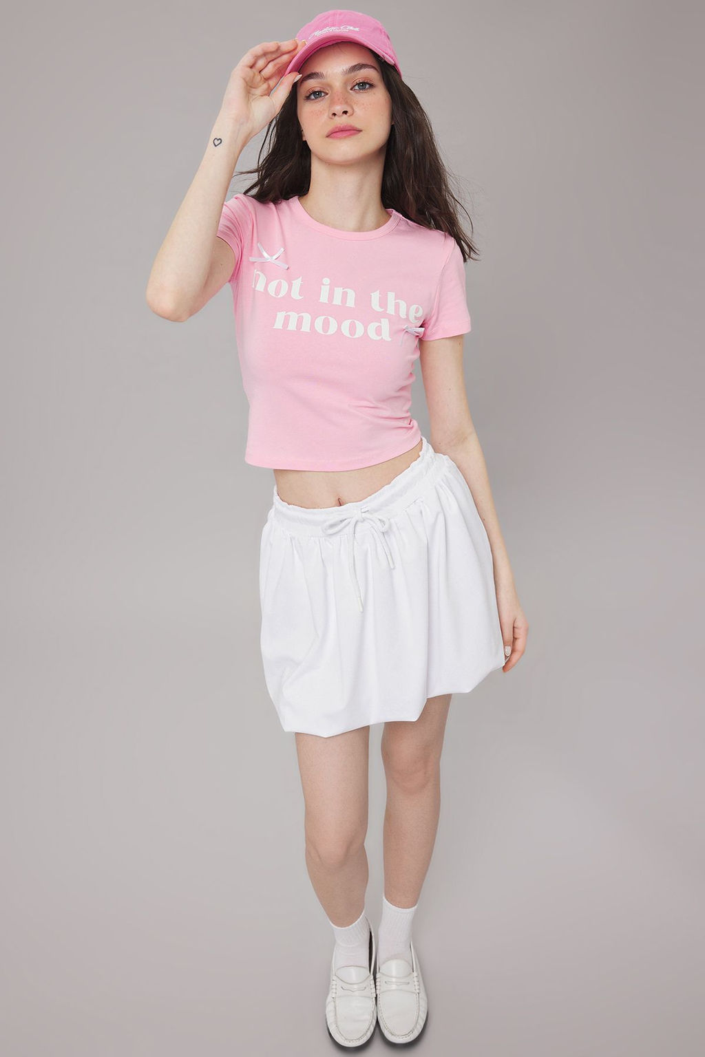 Pembe Fitted/Vucuda Oturan Slogan Bask?l? Fiyonklu Orme T-Shirt TWOSS25TS00082