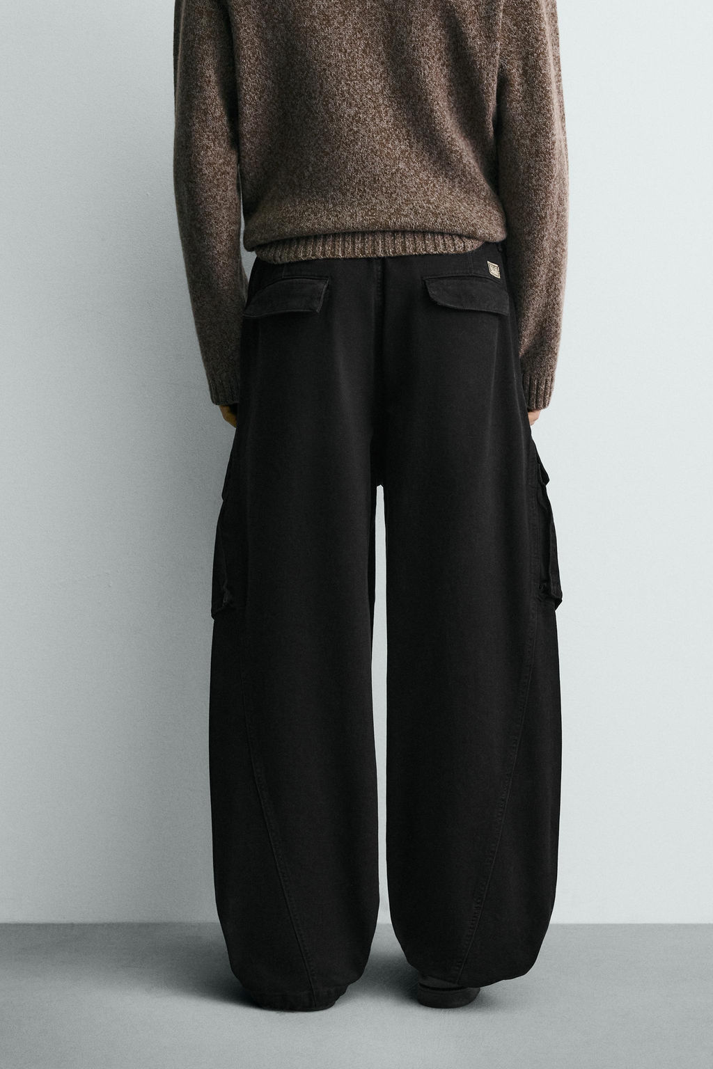 RELAXED FIT CARGO TROUSERS - Zara фото 22