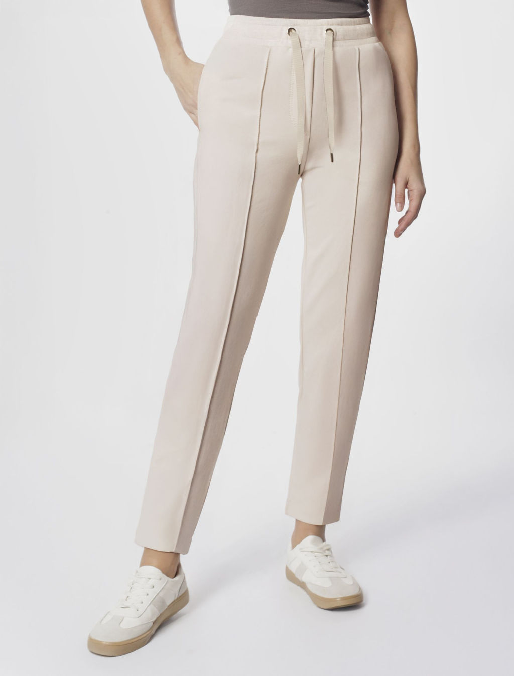 D44.143 Брюки женские бежевый