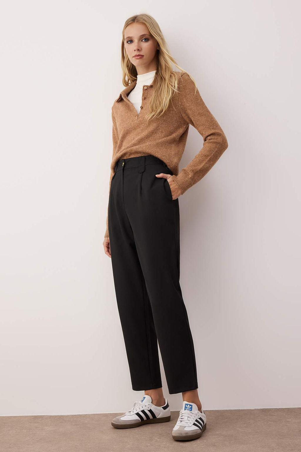 Siyah Havuc Yuksek Bel Poliviskon Dokuma Kumas Pantolon TWOSS22PL0280