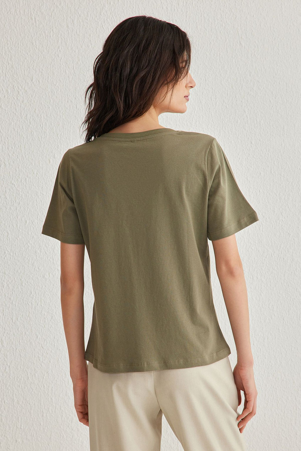 Haki %100 Pamuk Basic V Yaka Orme T-Shirt TWOSS23TS00001