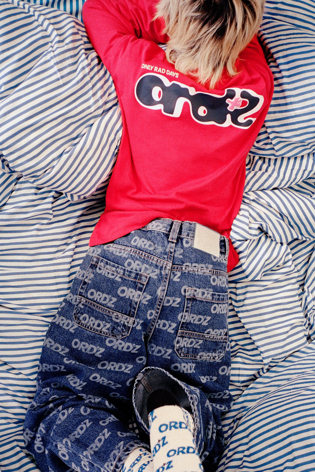 WIDE-LEG JEANS WITH TEXT PRINT - Zara фото 6