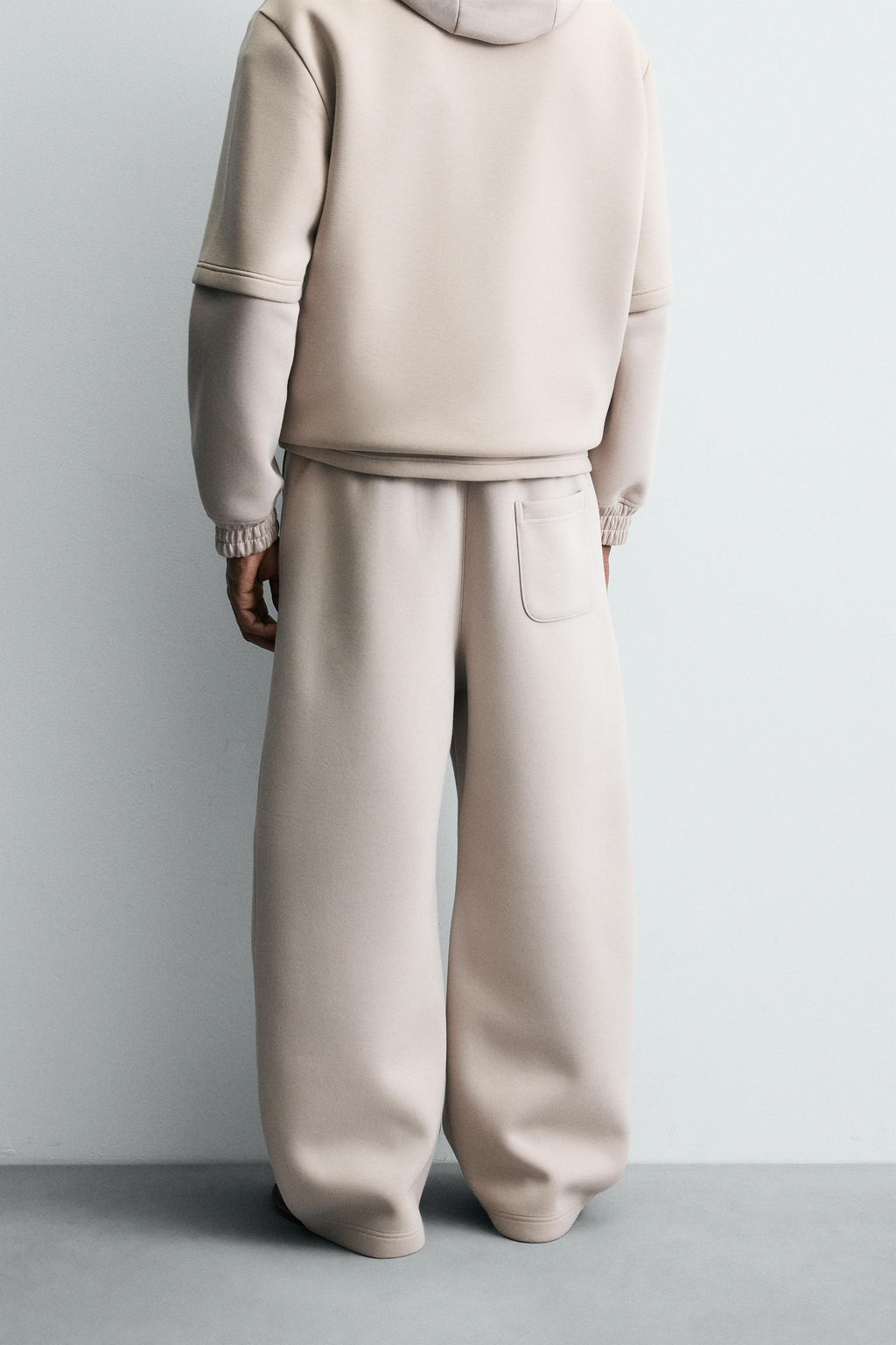 NEOPRENE-EFFECT BALLOON FIT TROUSERS - Zara фото 13