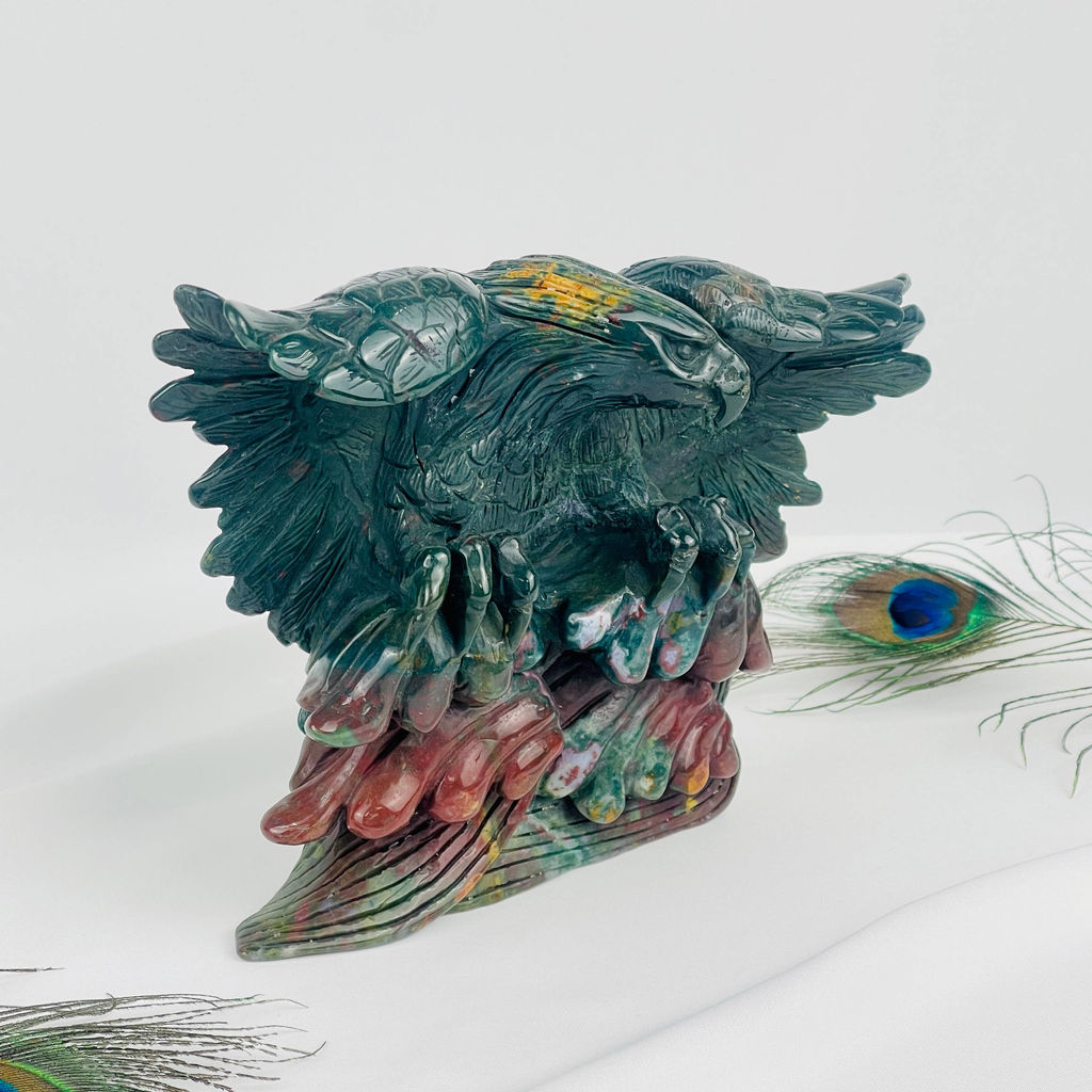 Статуэтка резная "Орёл" из Яшмы "Гелиотроп"