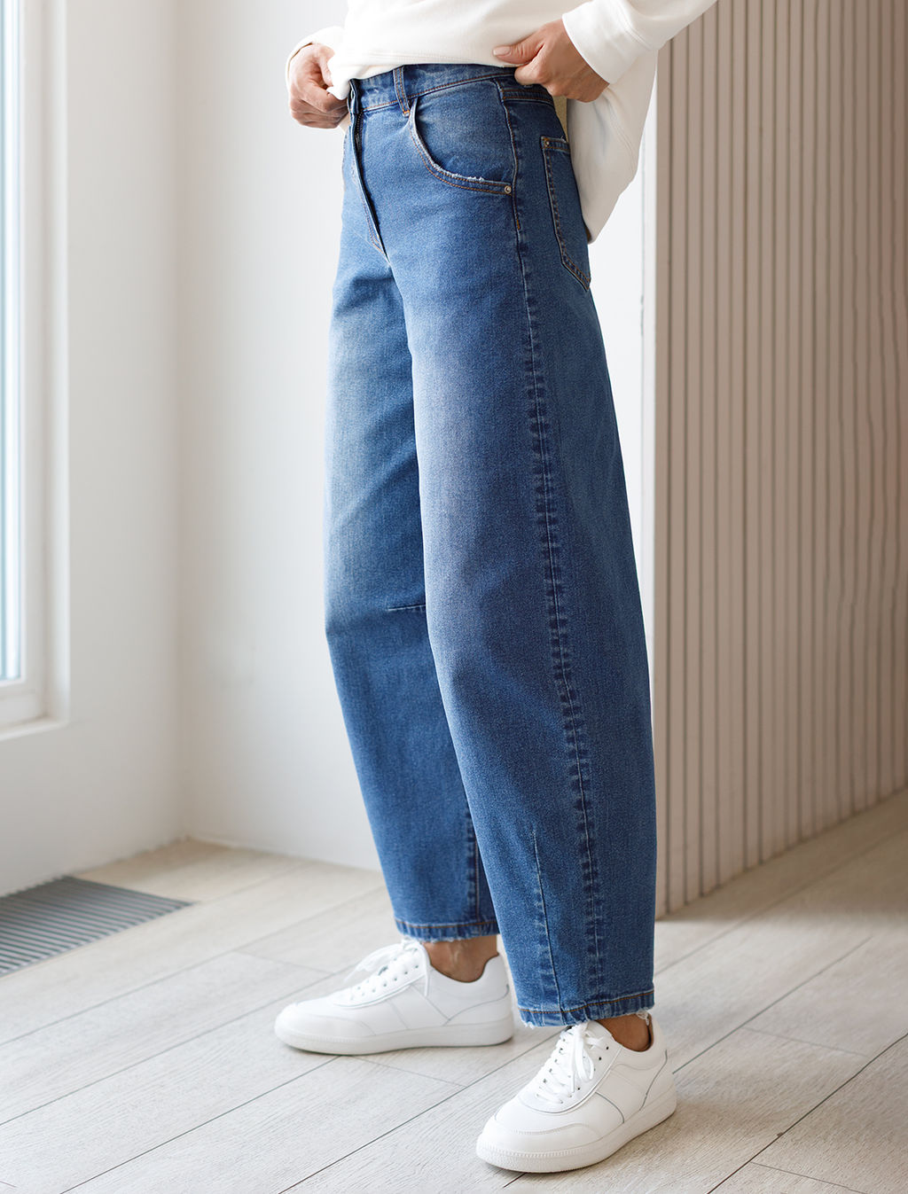 Джинсы Baggy с декоративной стиркой сз эластичного денима