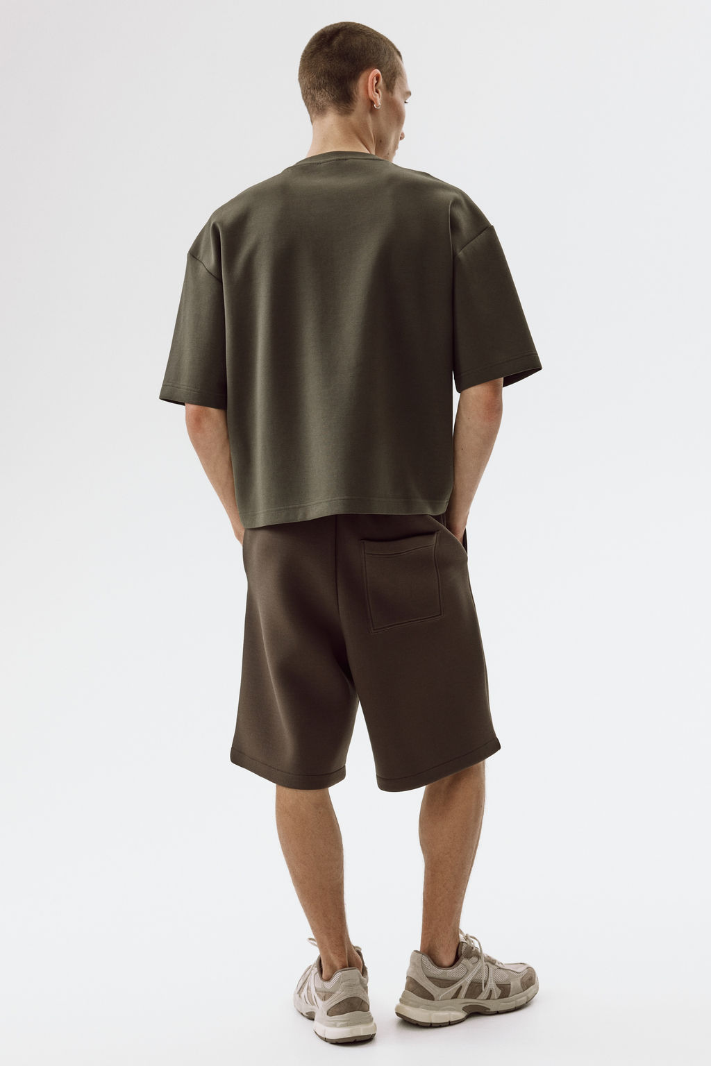 Pantal?n corto efecto neopreno Relaxed Fit - H&m фото 6