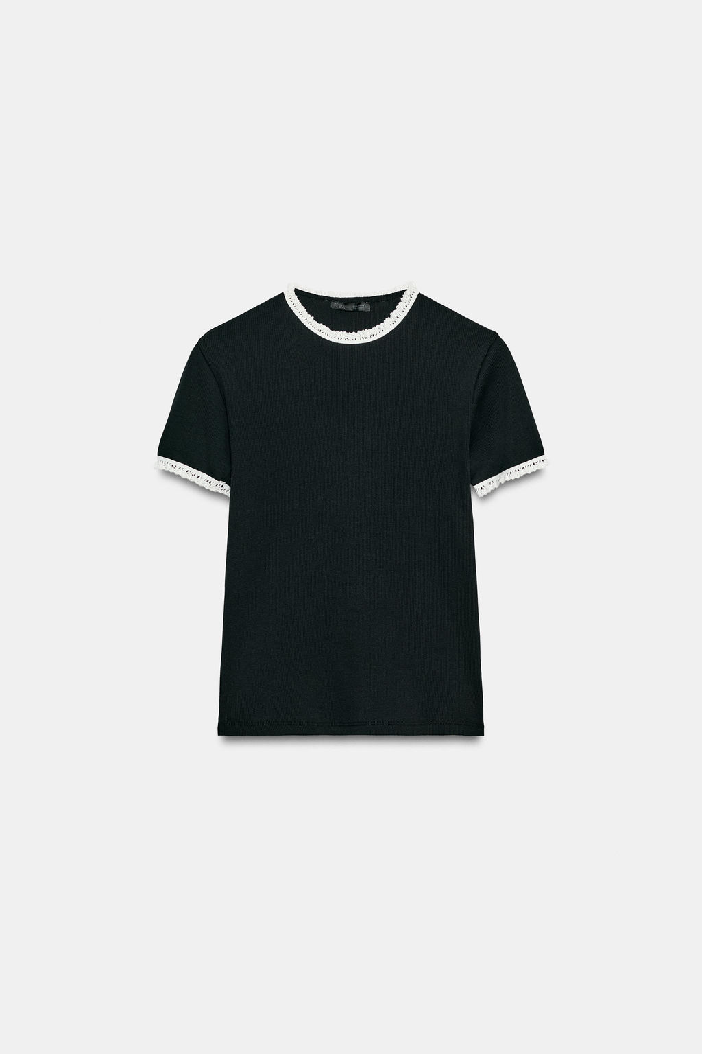 CAMISETA MANGA CORTA ENCAJE / Negro / Blanco