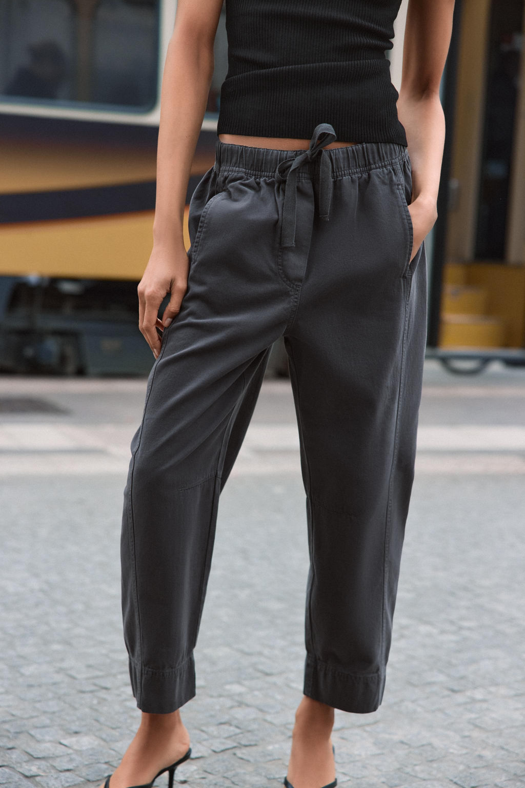 PANTAL?N CINTURA EL?STICA / Gris antracita - Zara фото 2