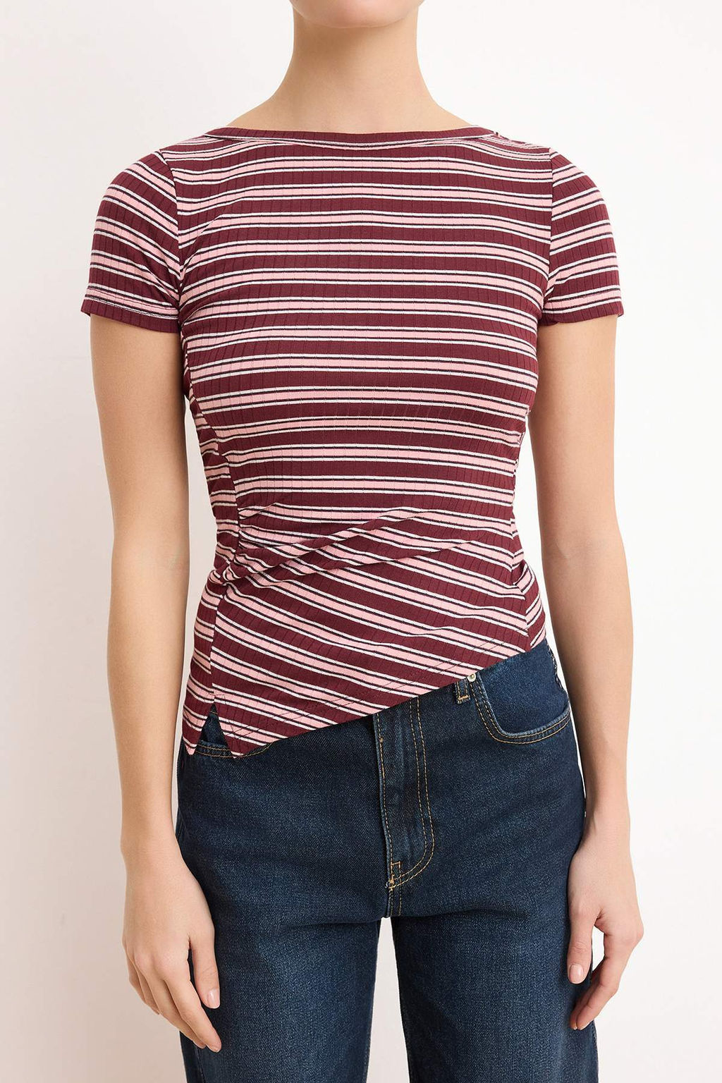 Pembe Cizgili Fitted/Vucuda Oturan K?sa Kollu Buzgulu Fitilli Esnek Orme Bluz TWOSS26BZ00377 - Trendyolmilla фото 3