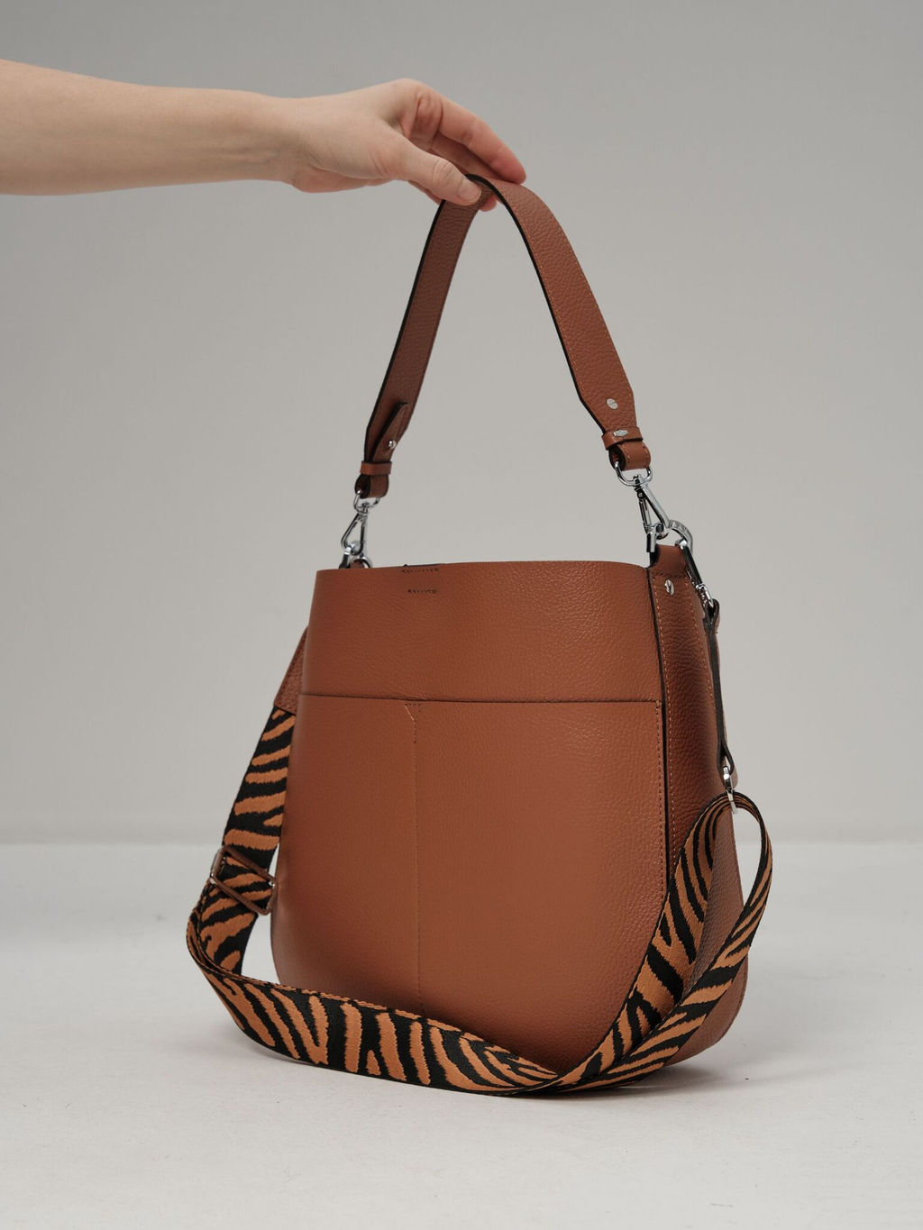 Сумка кожаная на плечо Azaro 30868 коричневый