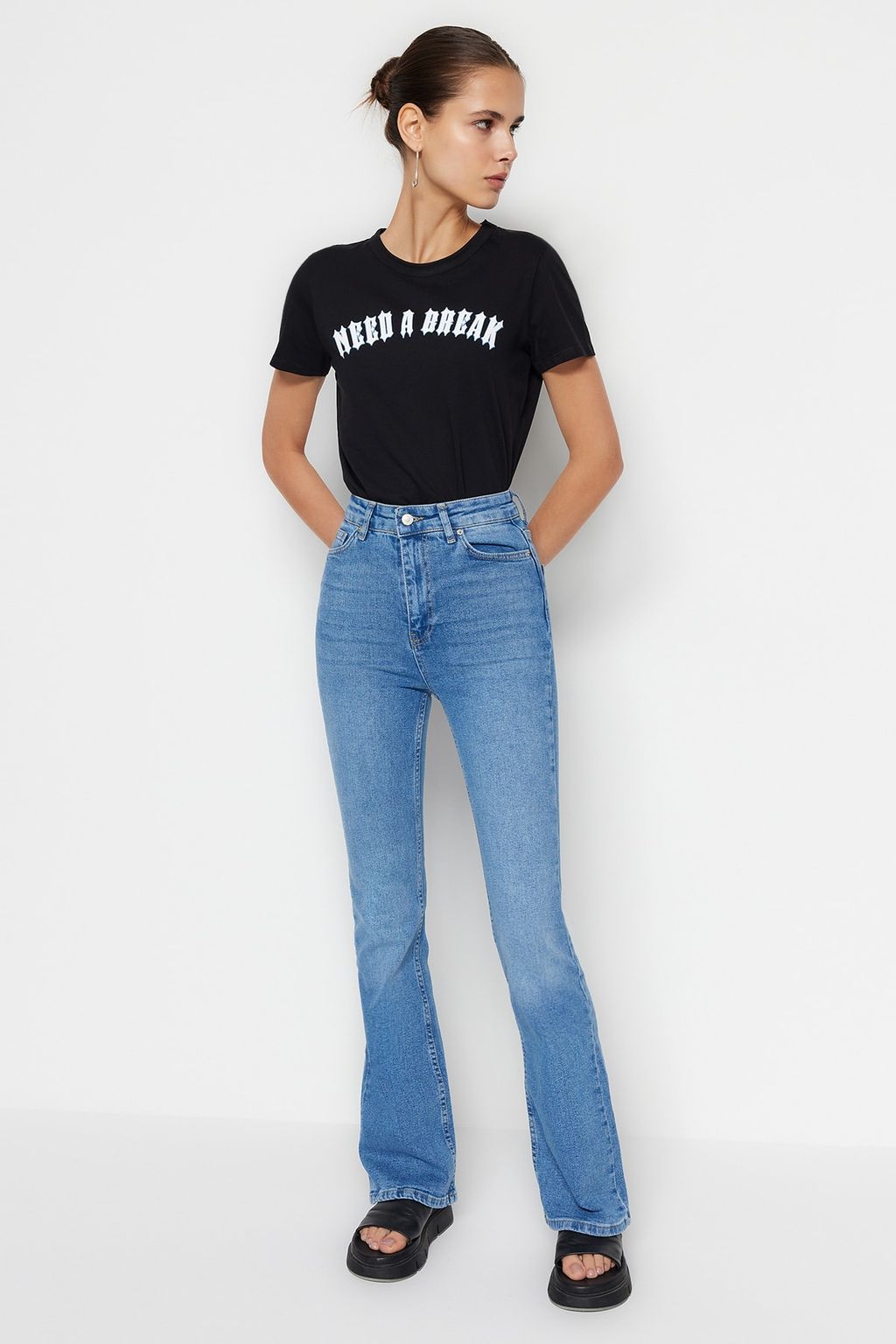 TRENDYOLMILLA Siyah More Sustainable Yuksek Bel Flare Jeans TWOSS23JE00063  фото 6
