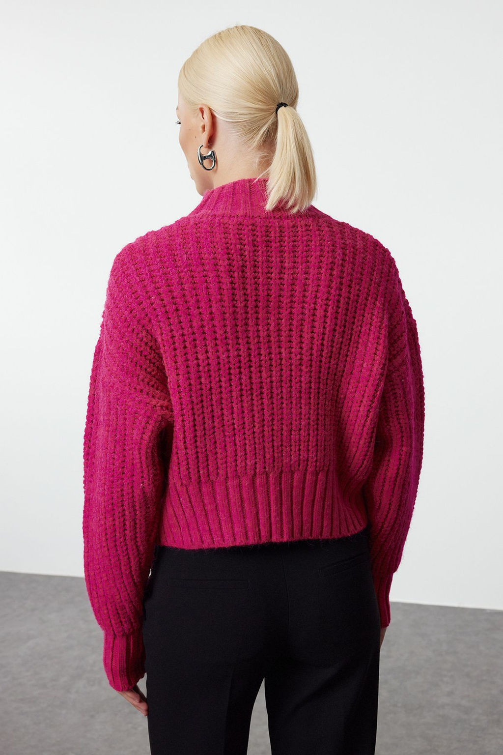 Fusya Crop Yumusak Dokulu Basic Kal?n Orgu Detayl? Triko Kazak TWOAW25KZ00061 - Trendyolmilla фото 5