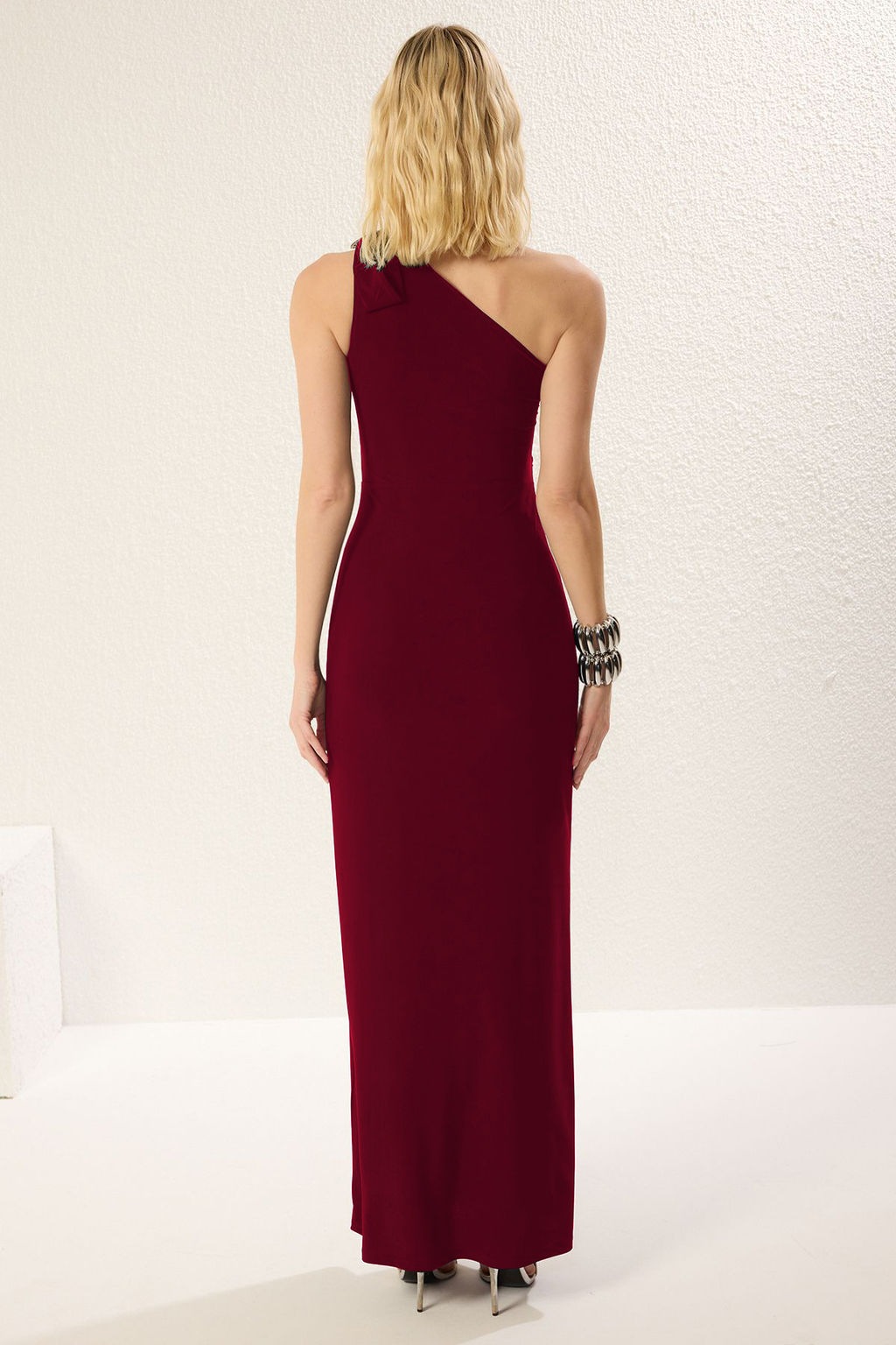 TRENDYOLMILLA Lacivert Aksesuar Detayl? Tek Omuz Orme Maxi S?k Abiye Elbise TPRSS25AE00076 фото 10