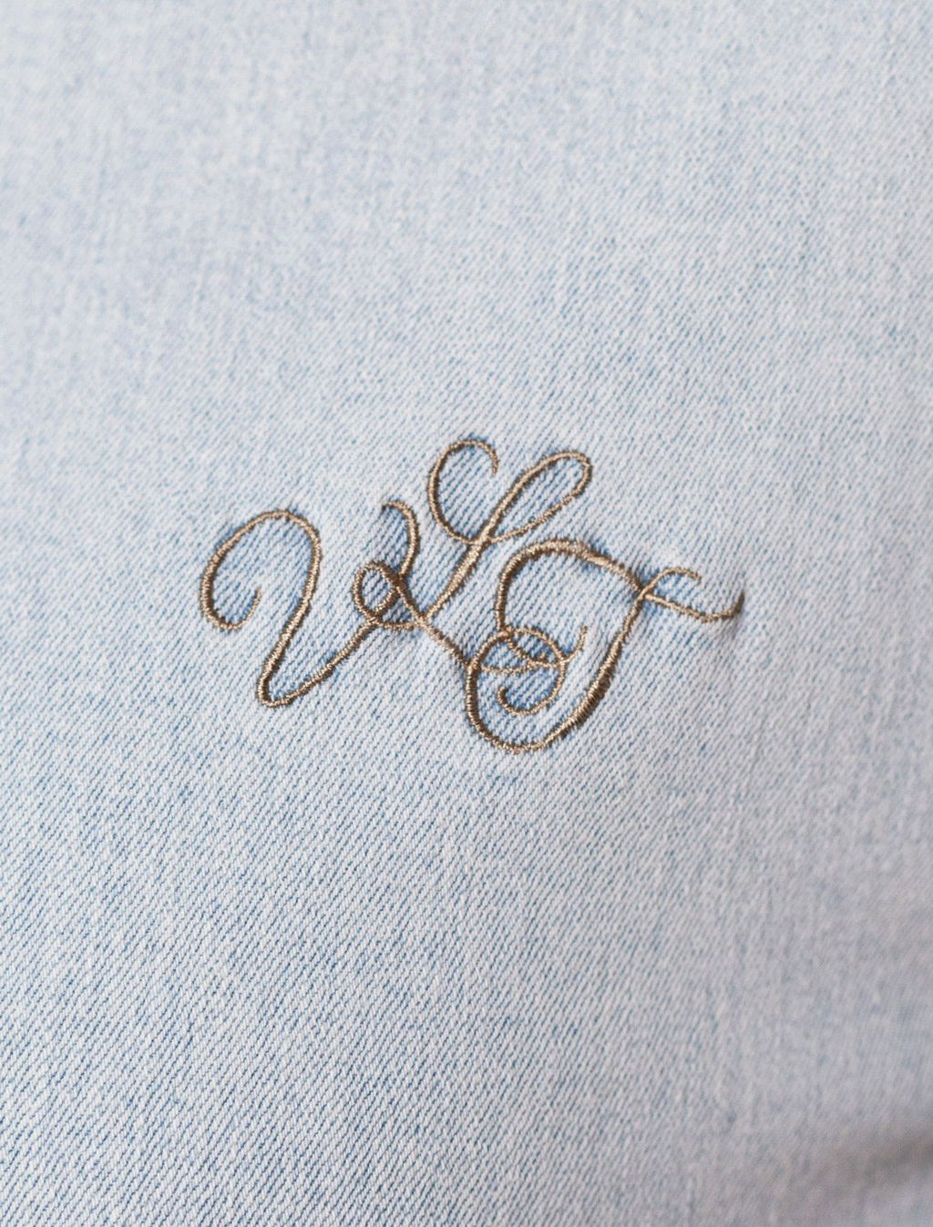 Джинсовый бомбер на молнии из облегченного денима - Vilatte фото 3