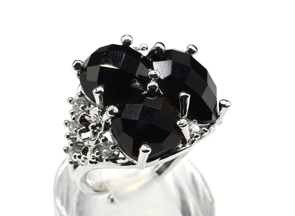 Кольцо из ювелирного сплава с агатом черным (имитация) Радуга камня